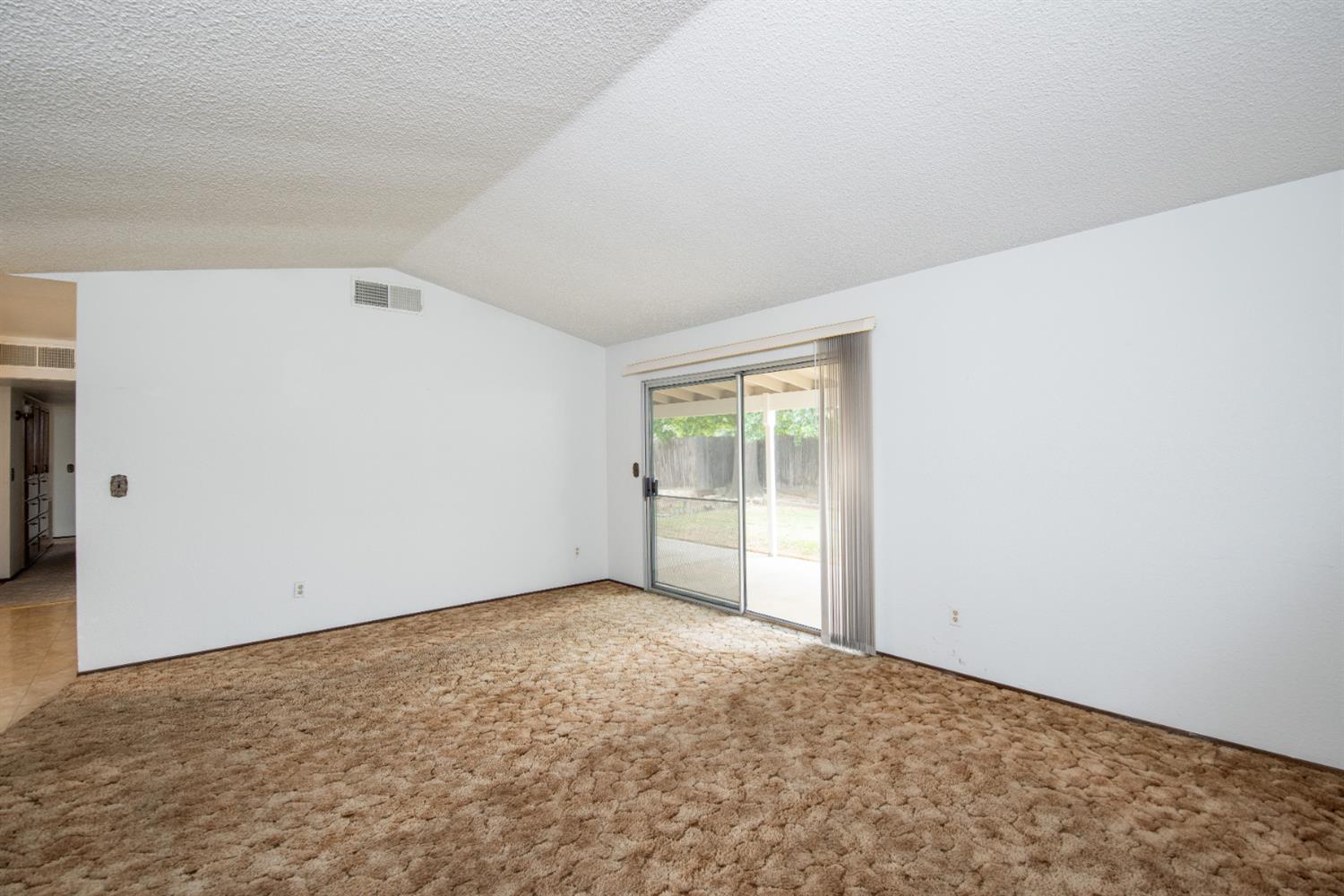 2004 Nadine Ave, Ceres, CA 95351