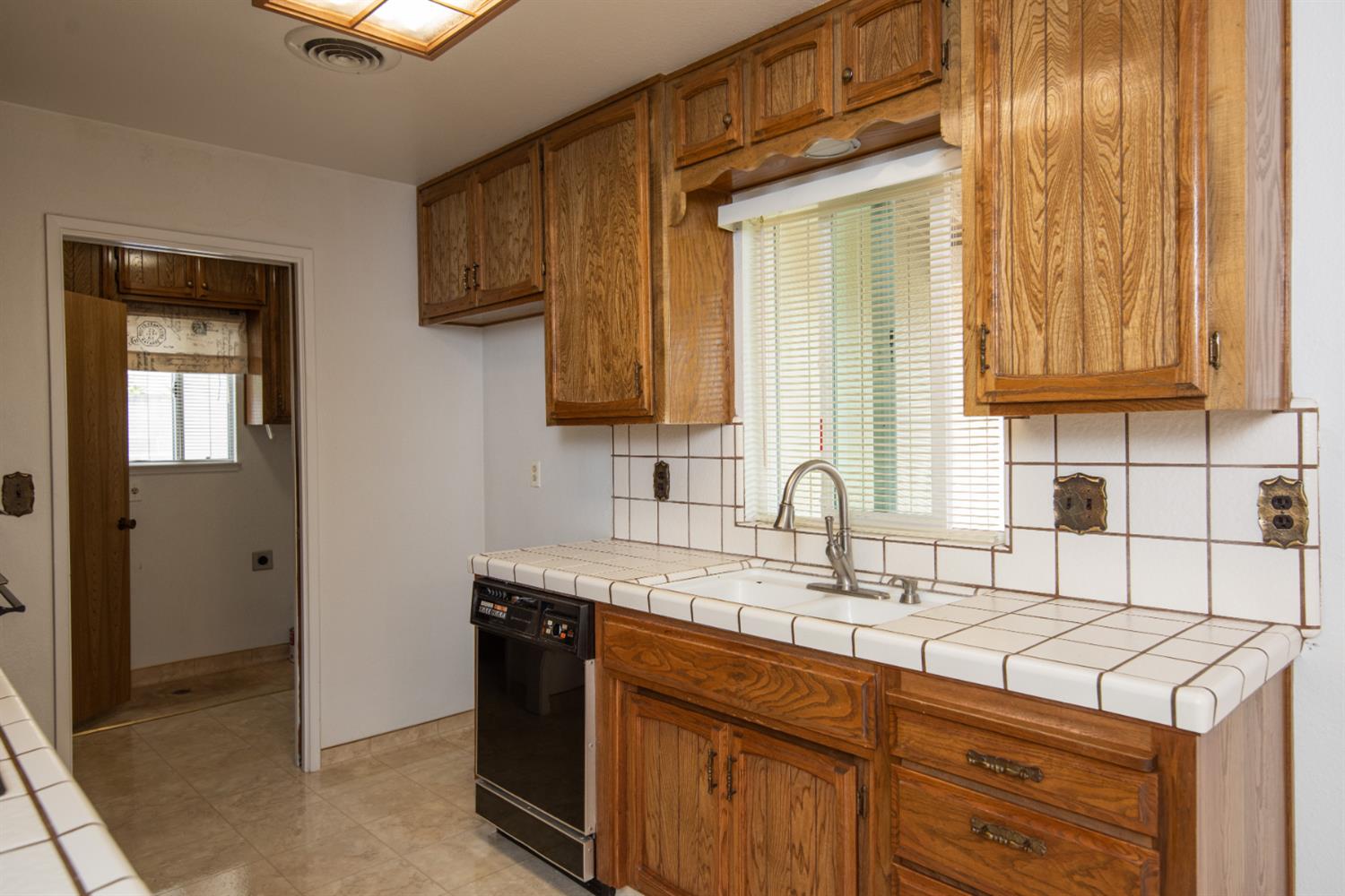 2004 Nadine Ave, Ceres, CA 95351