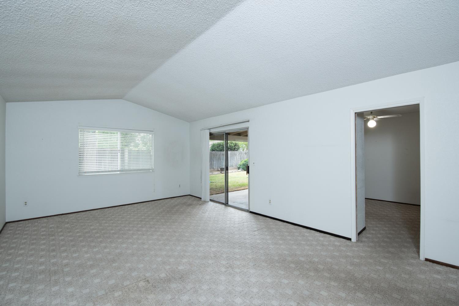 2004 Nadine Ave, Ceres, CA 95351