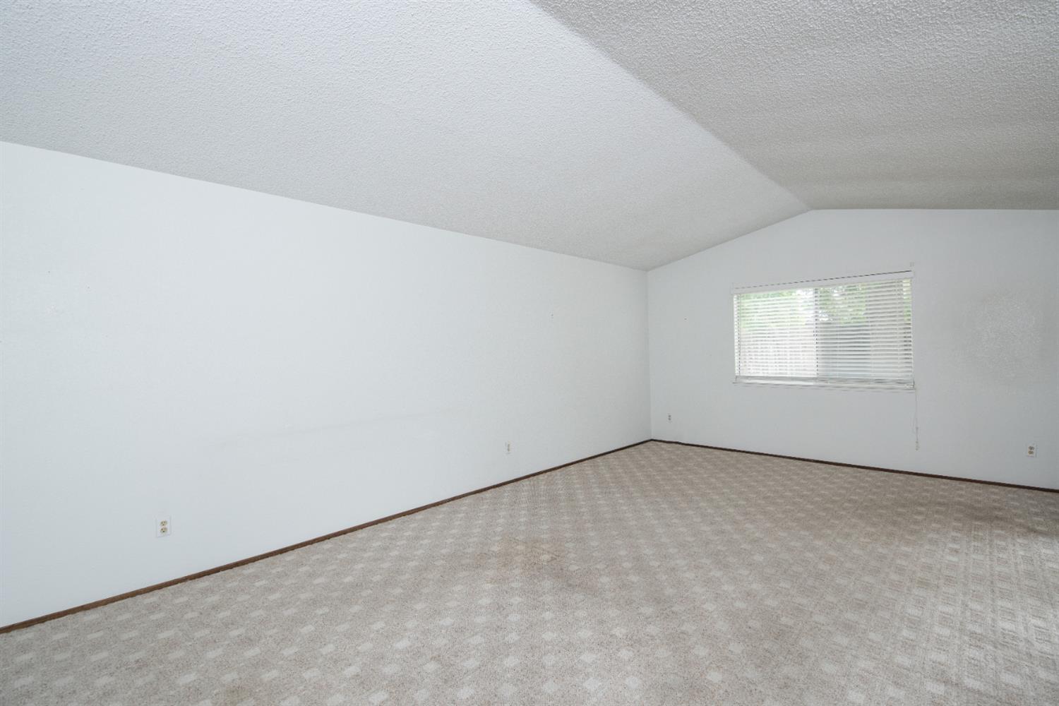 2004 Nadine Ave, Ceres, CA 95351