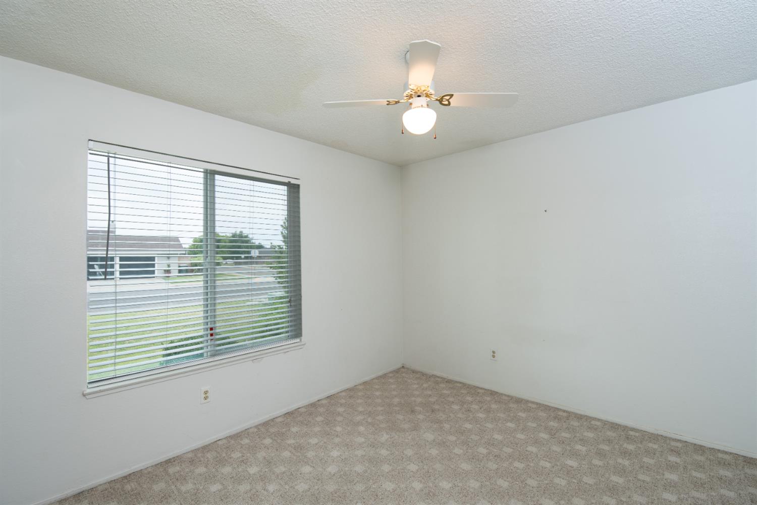 2004 Nadine Ave, Ceres, CA 95351