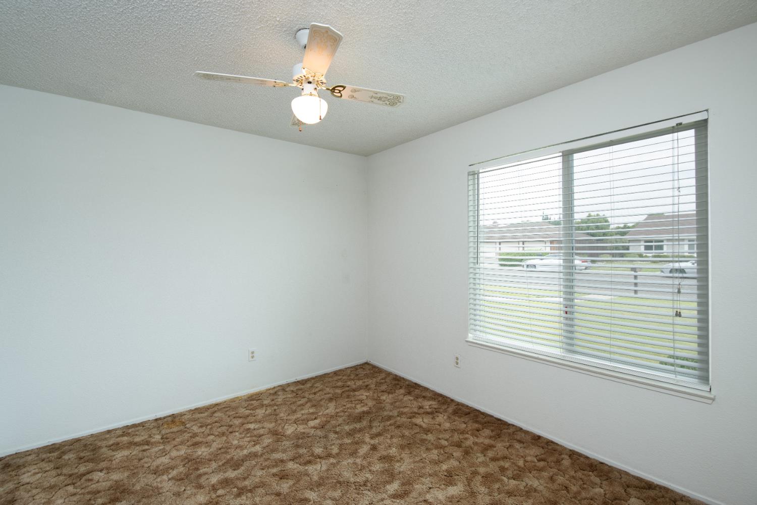 2004 Nadine Ave, Ceres, CA 95351