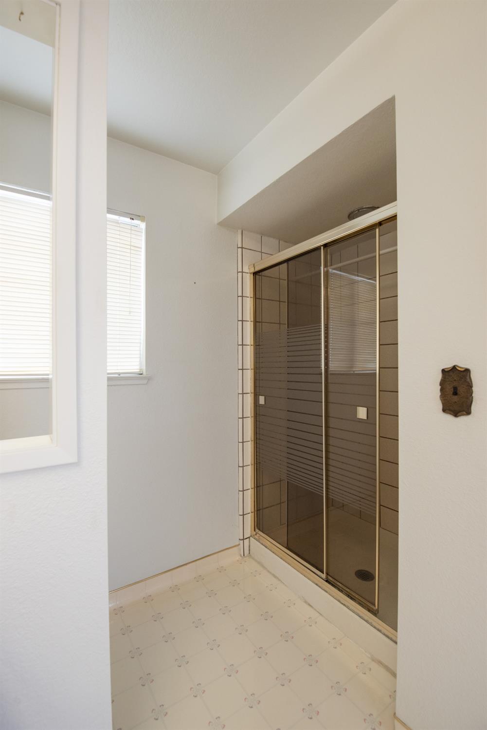 2004 Nadine Ave, Ceres, CA 95351