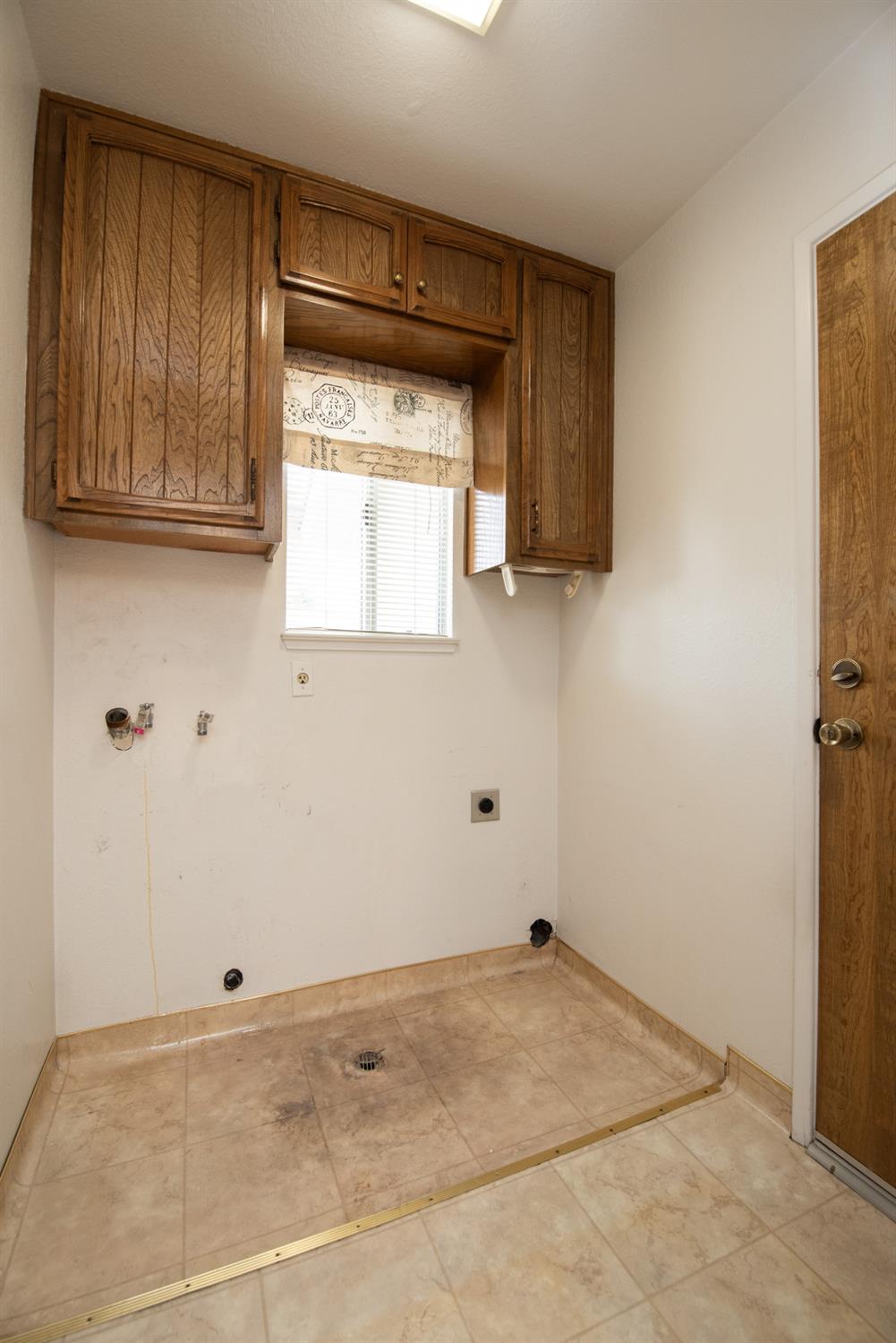 2004 Nadine Ave, Ceres, CA 95351
