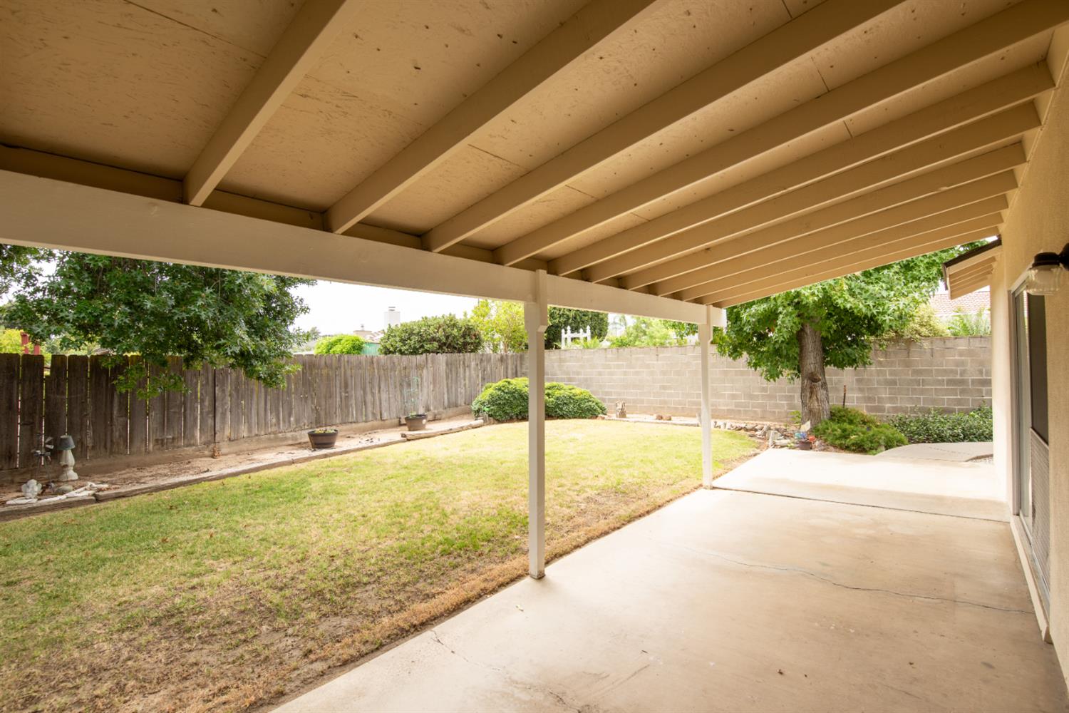 2004 Nadine Ave, Ceres, CA 95351