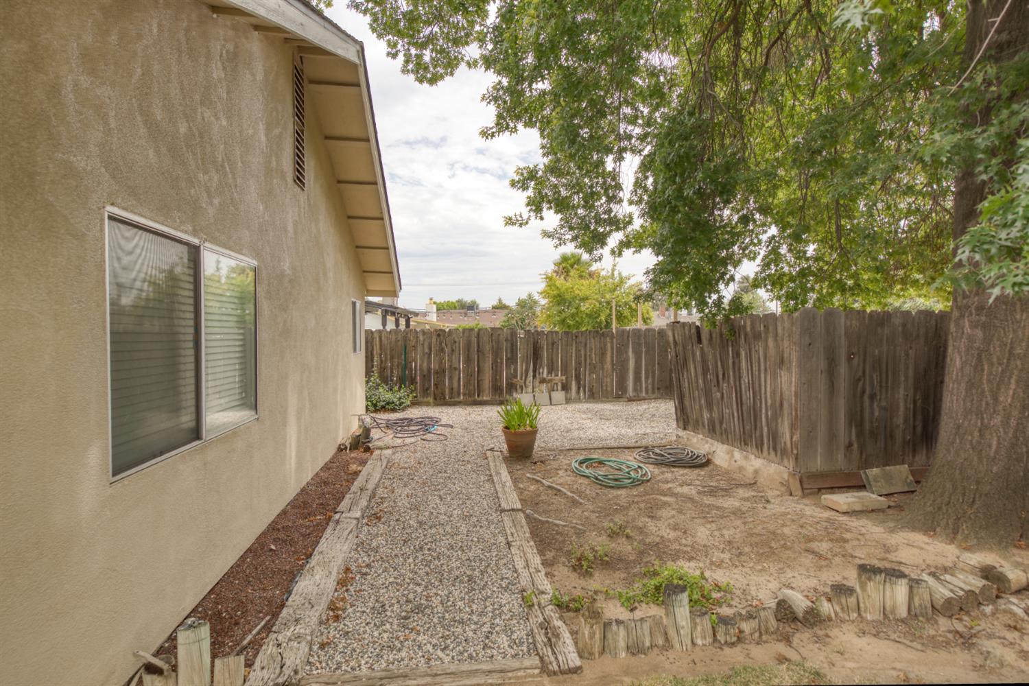 2004 Nadine Ave, Ceres, CA 95351