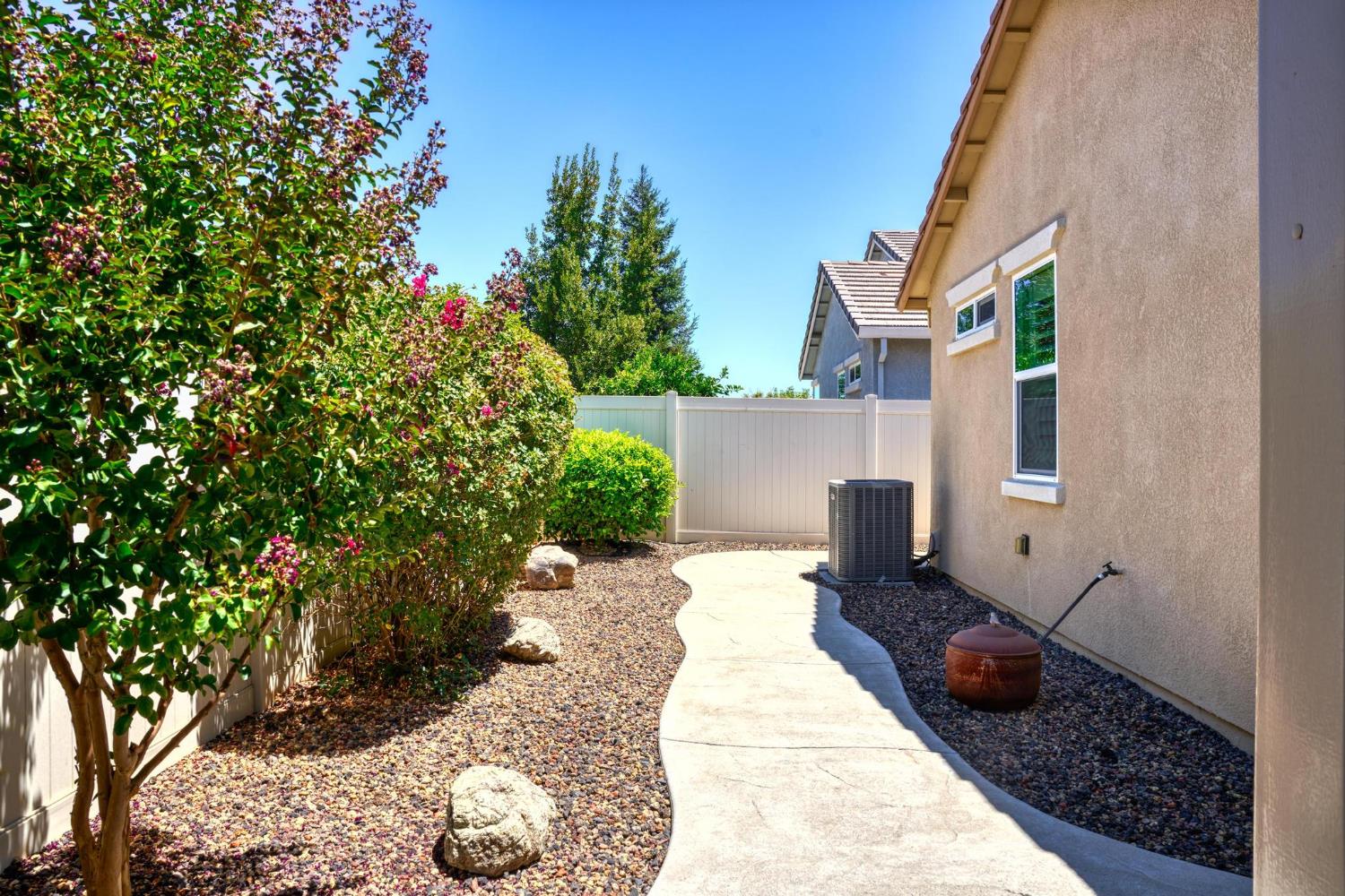 1467 Chestnut Hill, Manteca, CA 95336