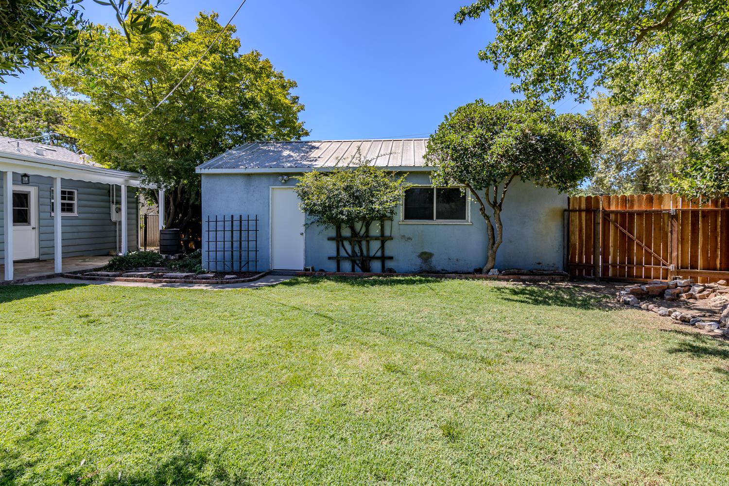1409 Stockton Ave, Modesto, CA 95358