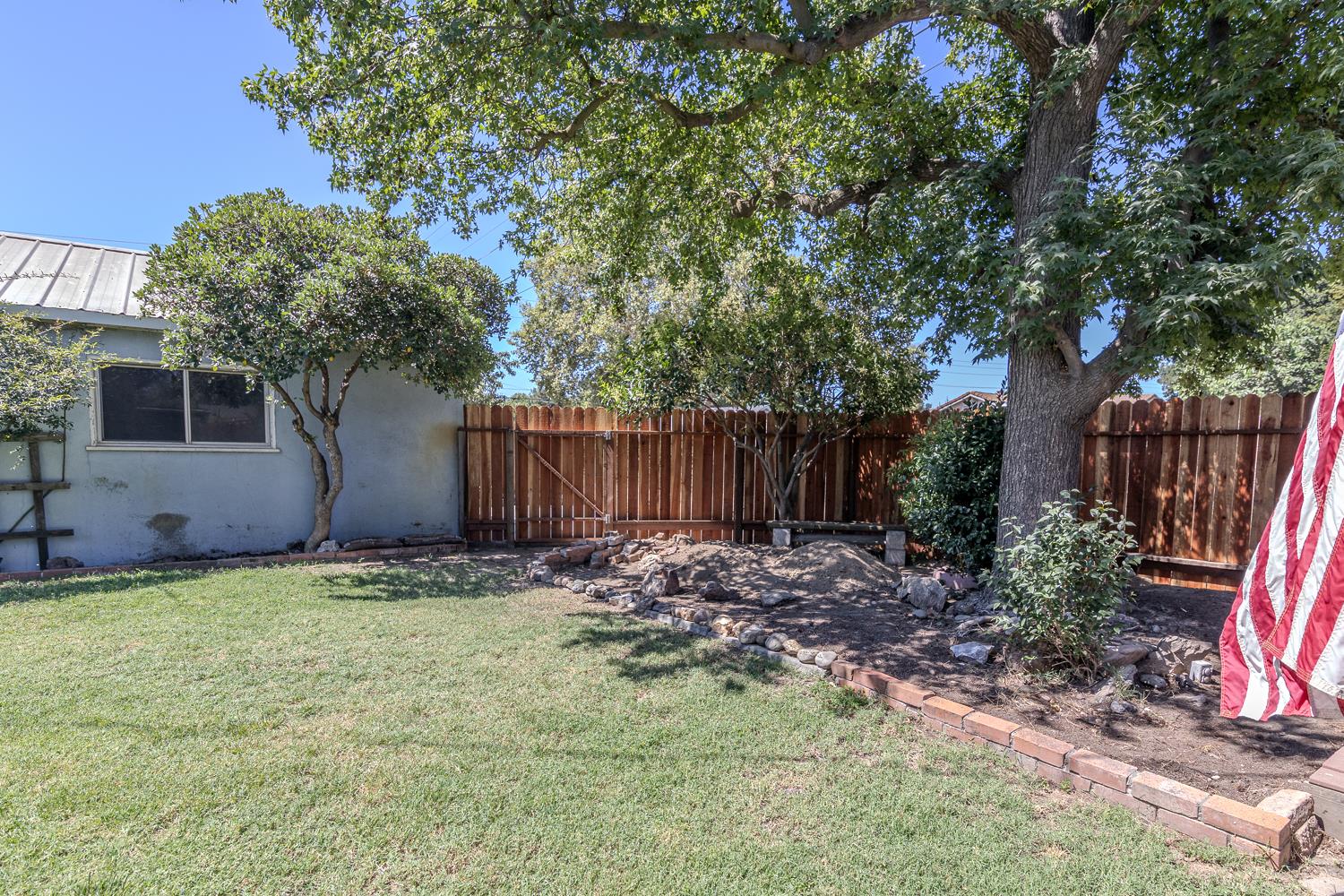 1409 Stockton Ave, Modesto, CA 95358