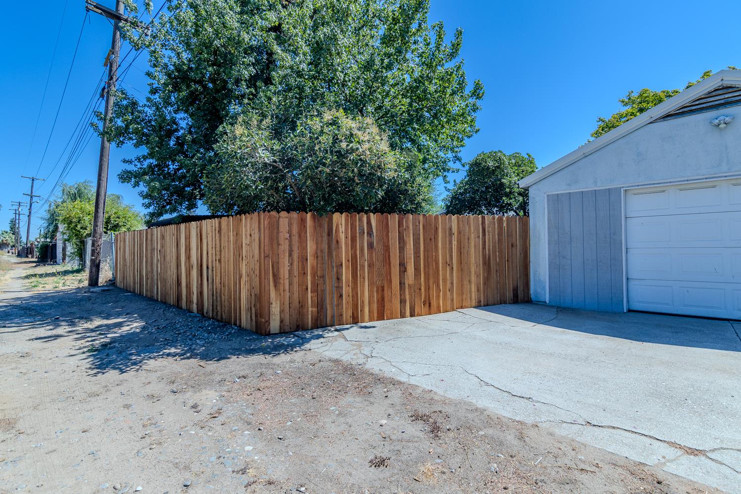 1409 Stockton Ave, Modesto, CA 95358