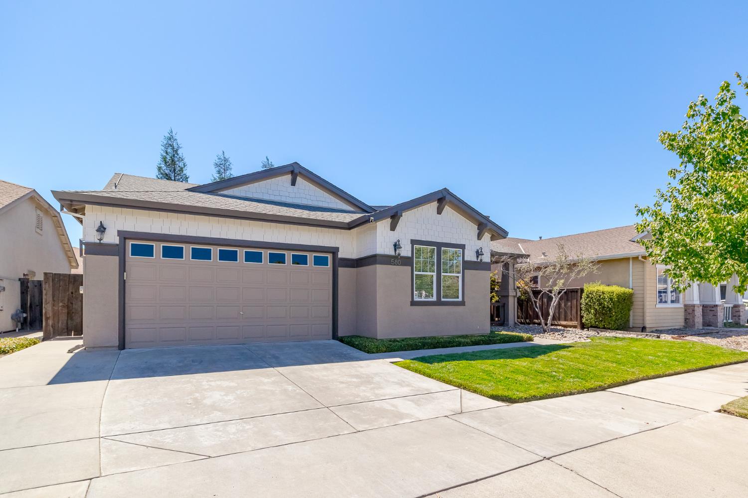 580 Old Bluff Ct, Oakdale, CA 95361