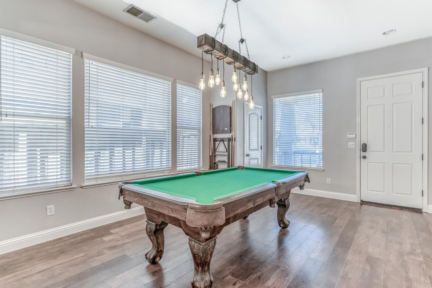 580 Old Bluff Ct, Oakdale, CA 95361