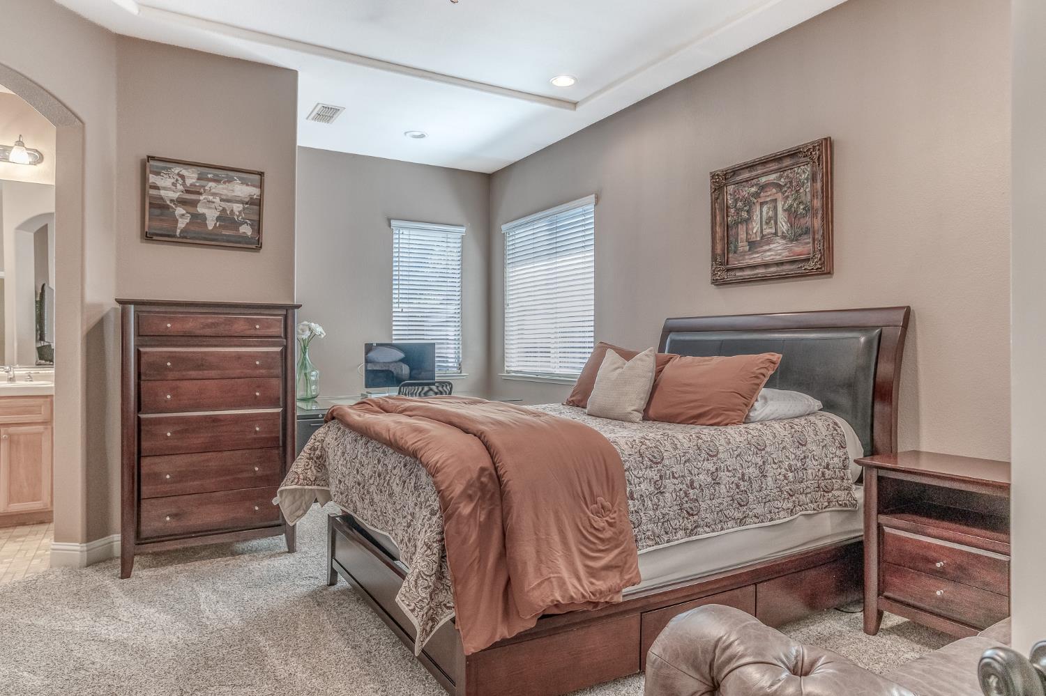580 Old Bluff Ct, Oakdale, CA 95361