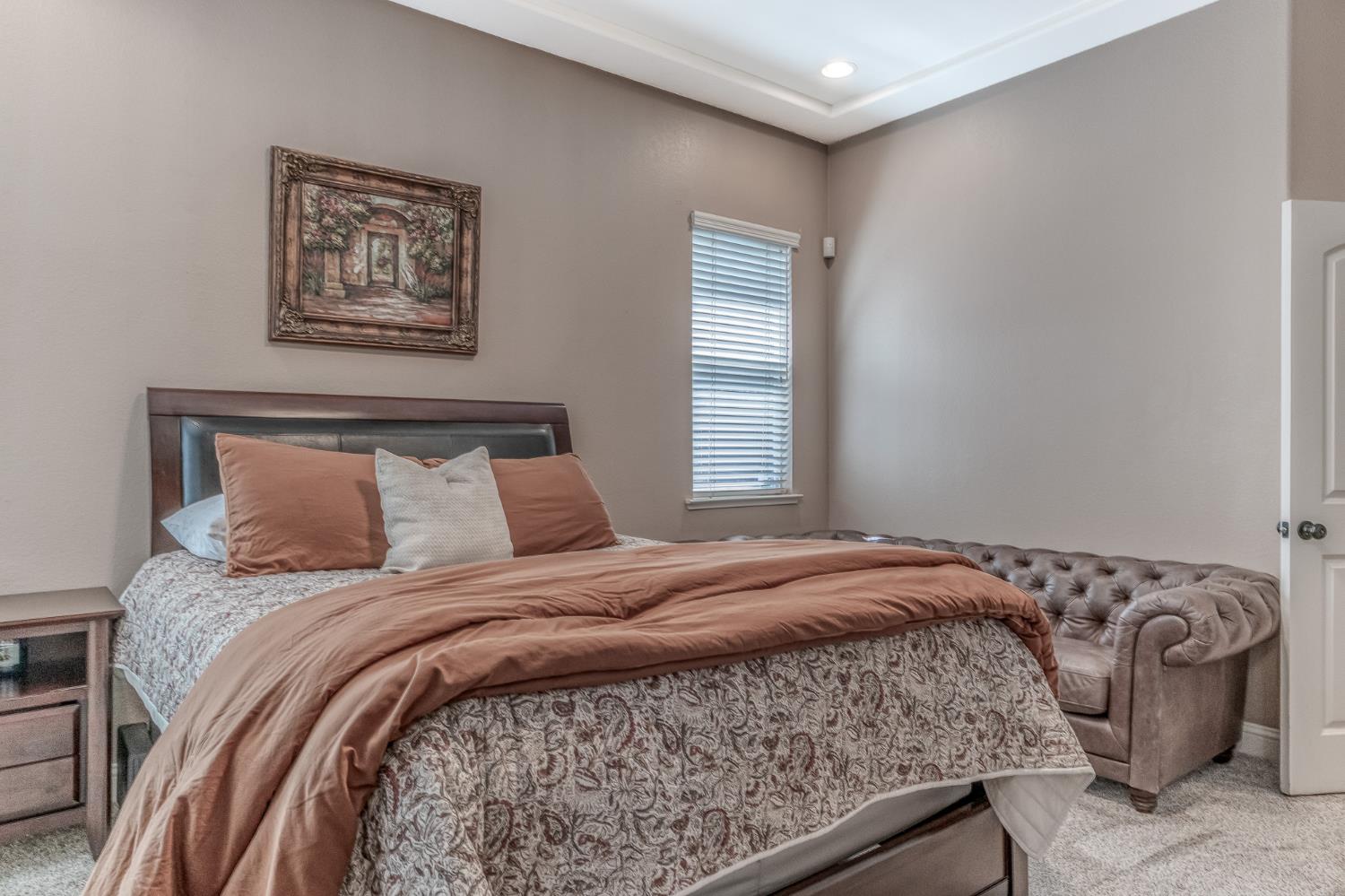 580 Old Bluff Ct, Oakdale, CA 95361