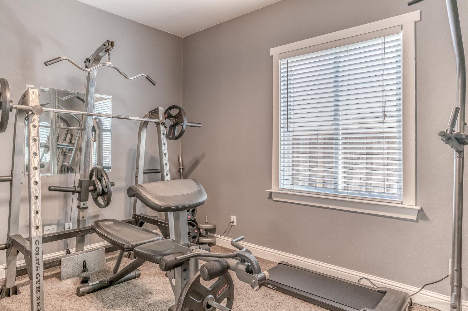 580 Old Bluff Ct, Oakdale, CA 95361