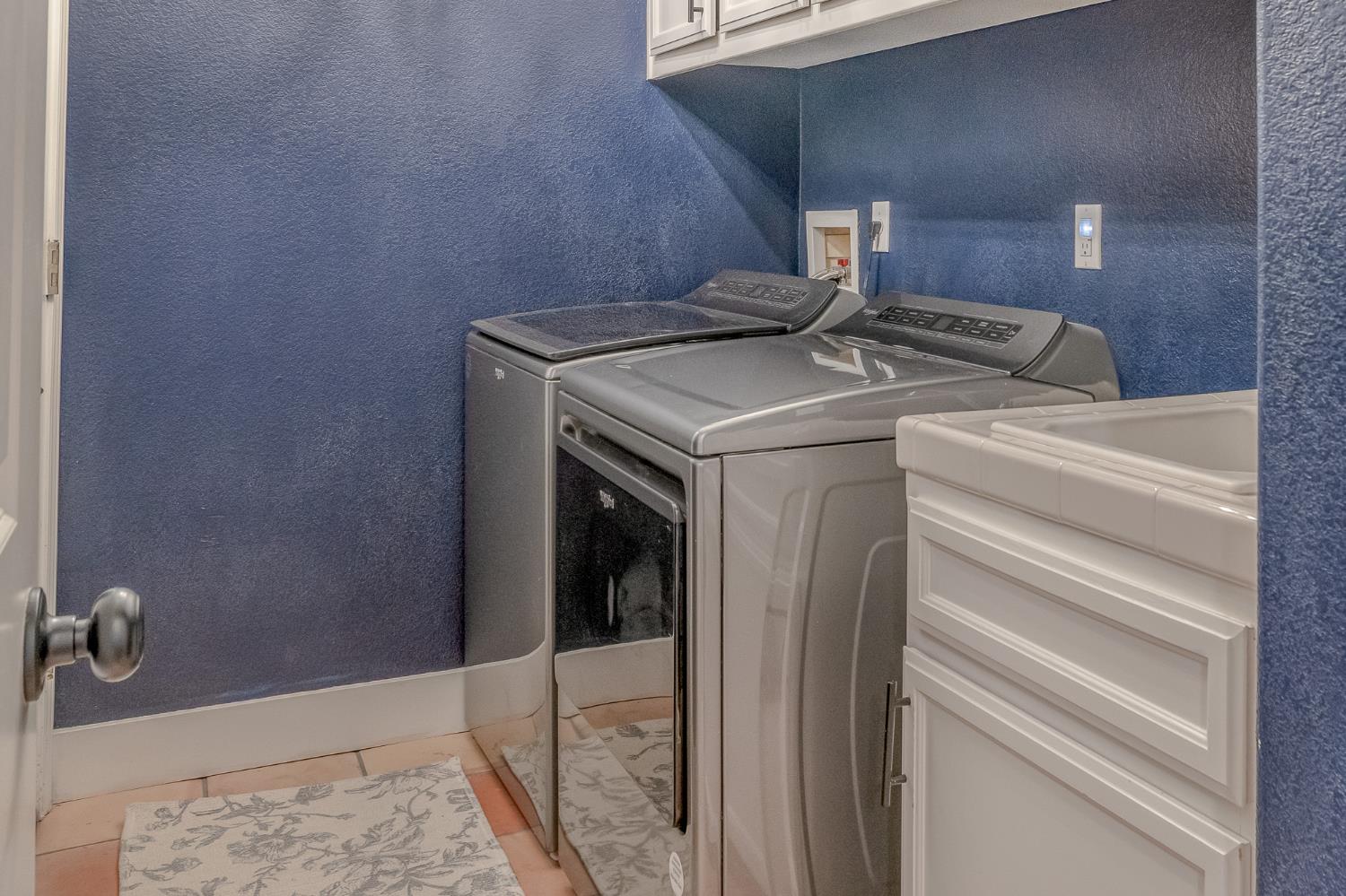 580 Old Bluff Ct, Oakdale, CA 95361