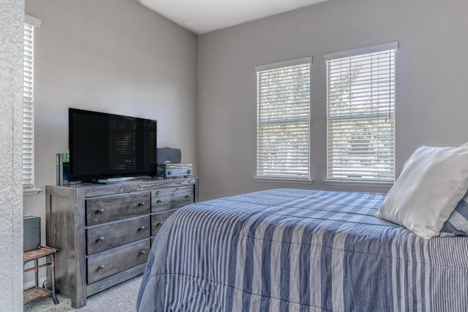 580 Old Bluff Ct, Oakdale, CA 95361
