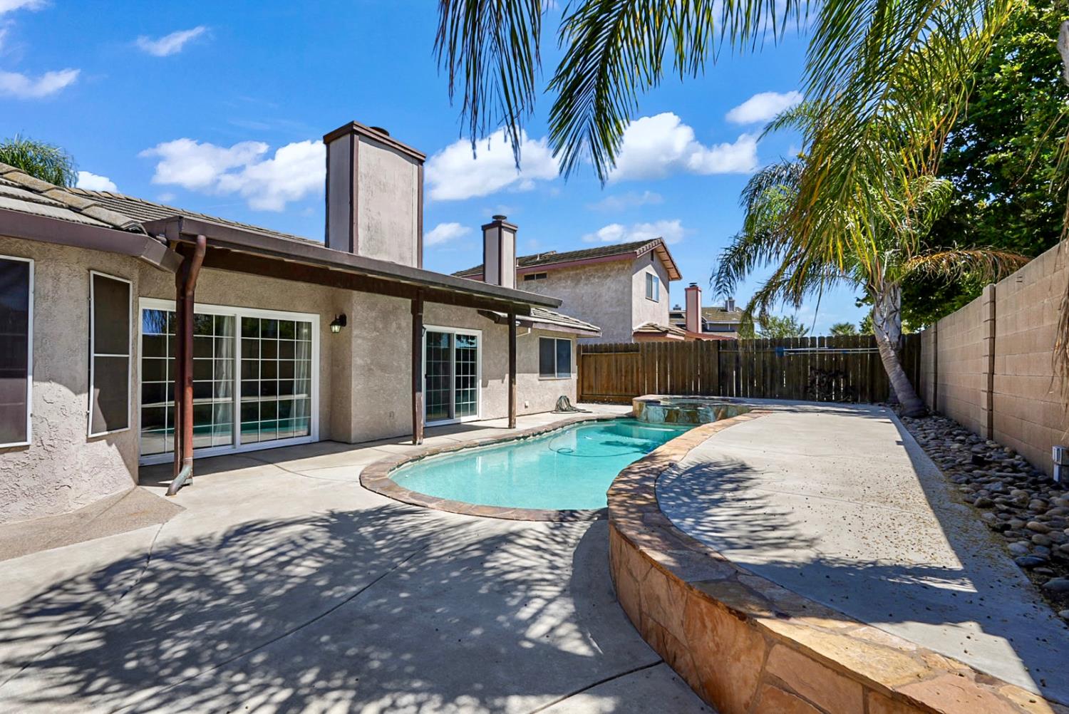 1019 Munchkin Dr, Ceres, CA 95351