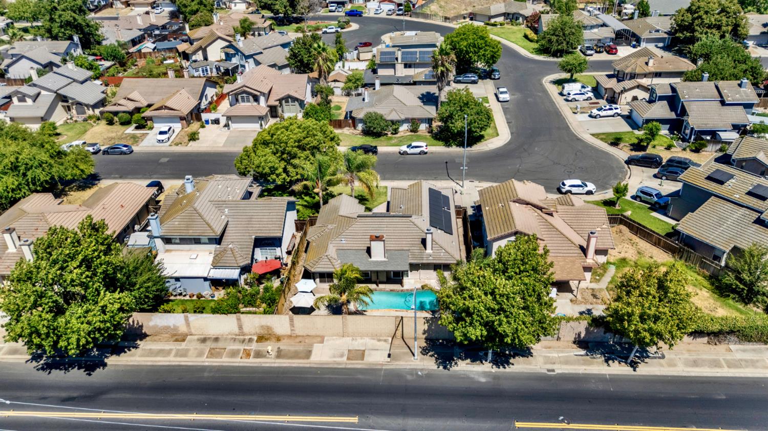 1019 Munchkin Dr, Ceres, CA 95351