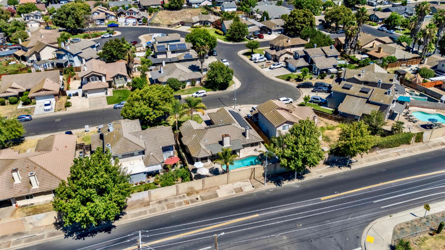1019 Munchkin Dr, Ceres, CA 95351