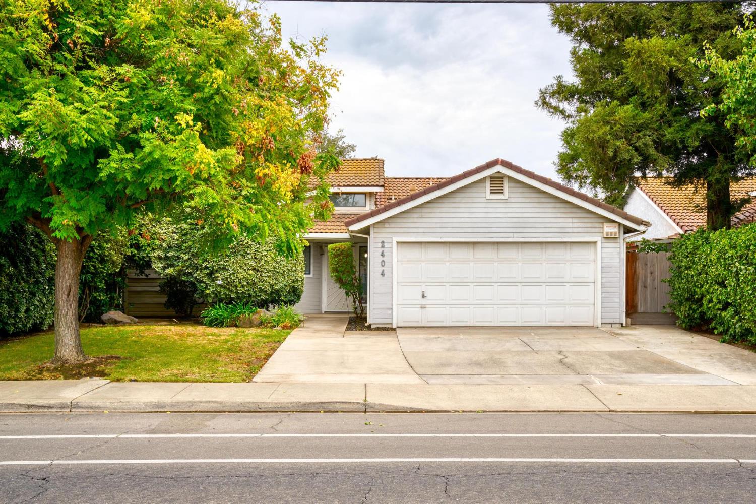 2404 Floyd Ave, Modesto, CA 95355