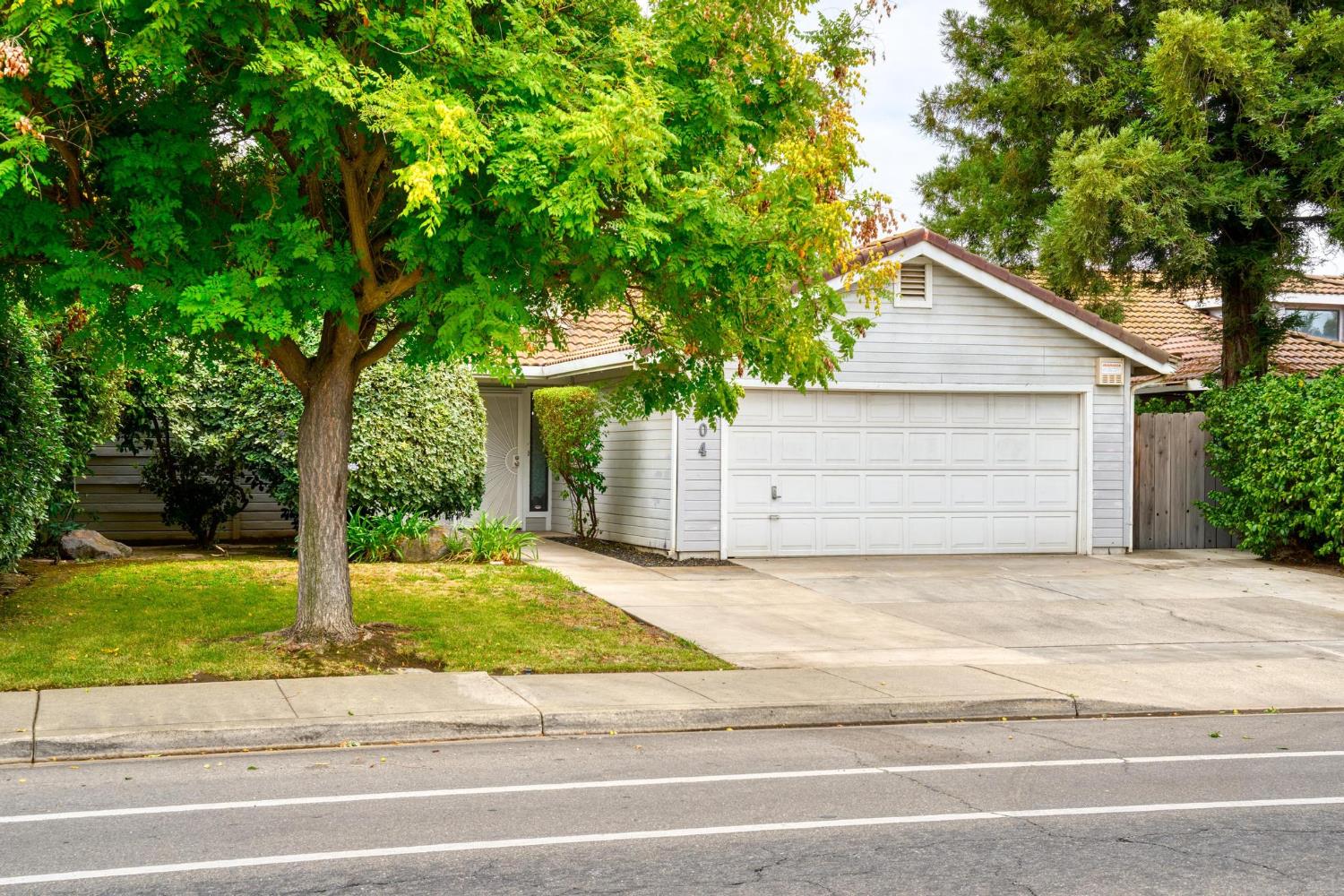 2404 Floyd Ave, Modesto, CA 95355