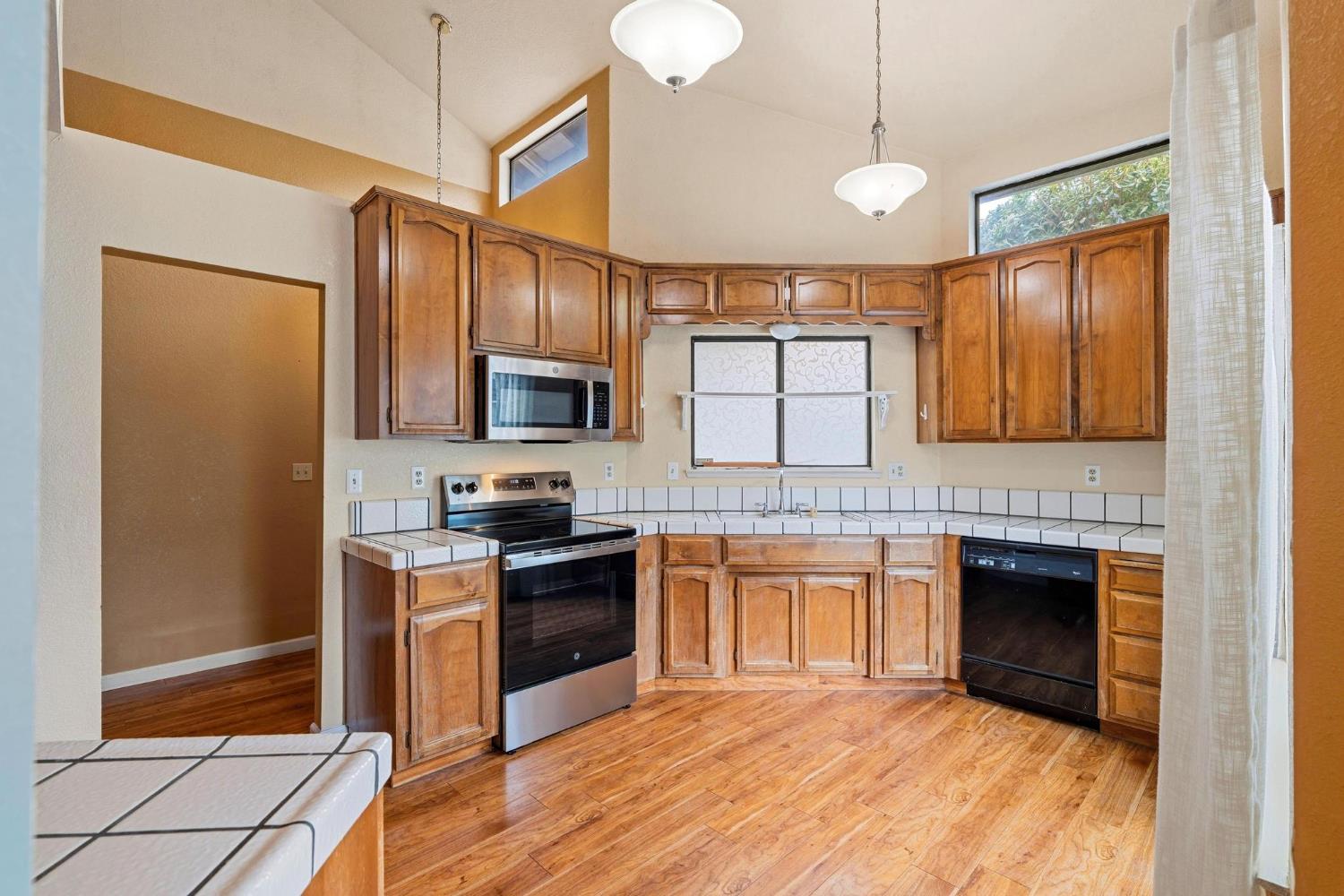 2404 Floyd Ave, Modesto, CA 95355