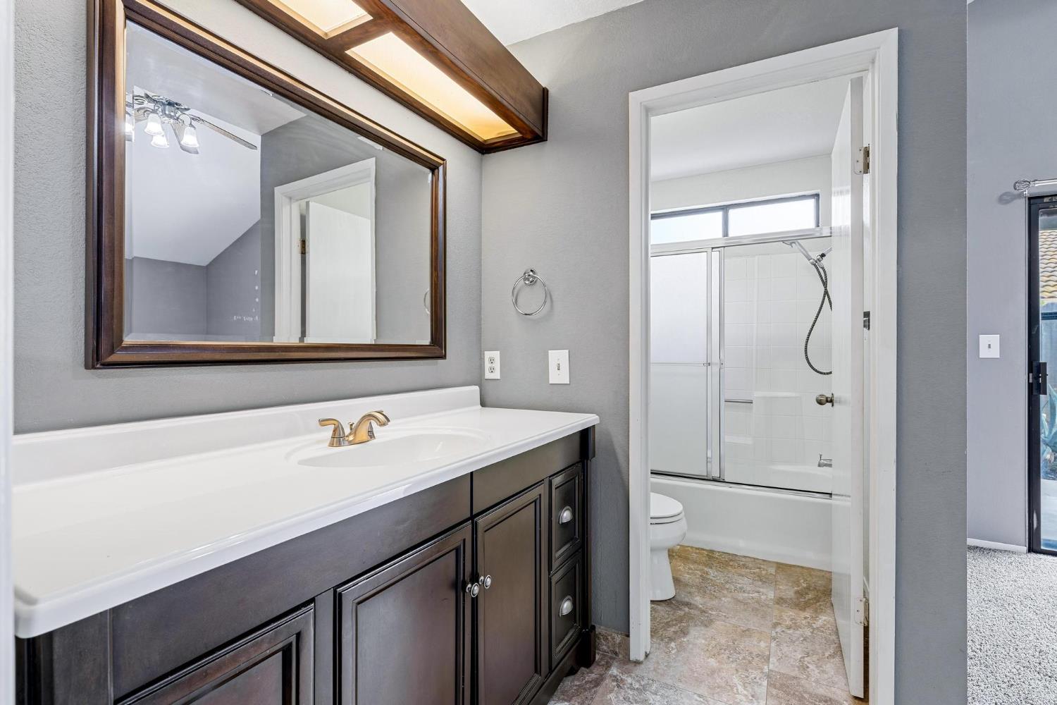 2404 Floyd Ave, Modesto, CA 95355