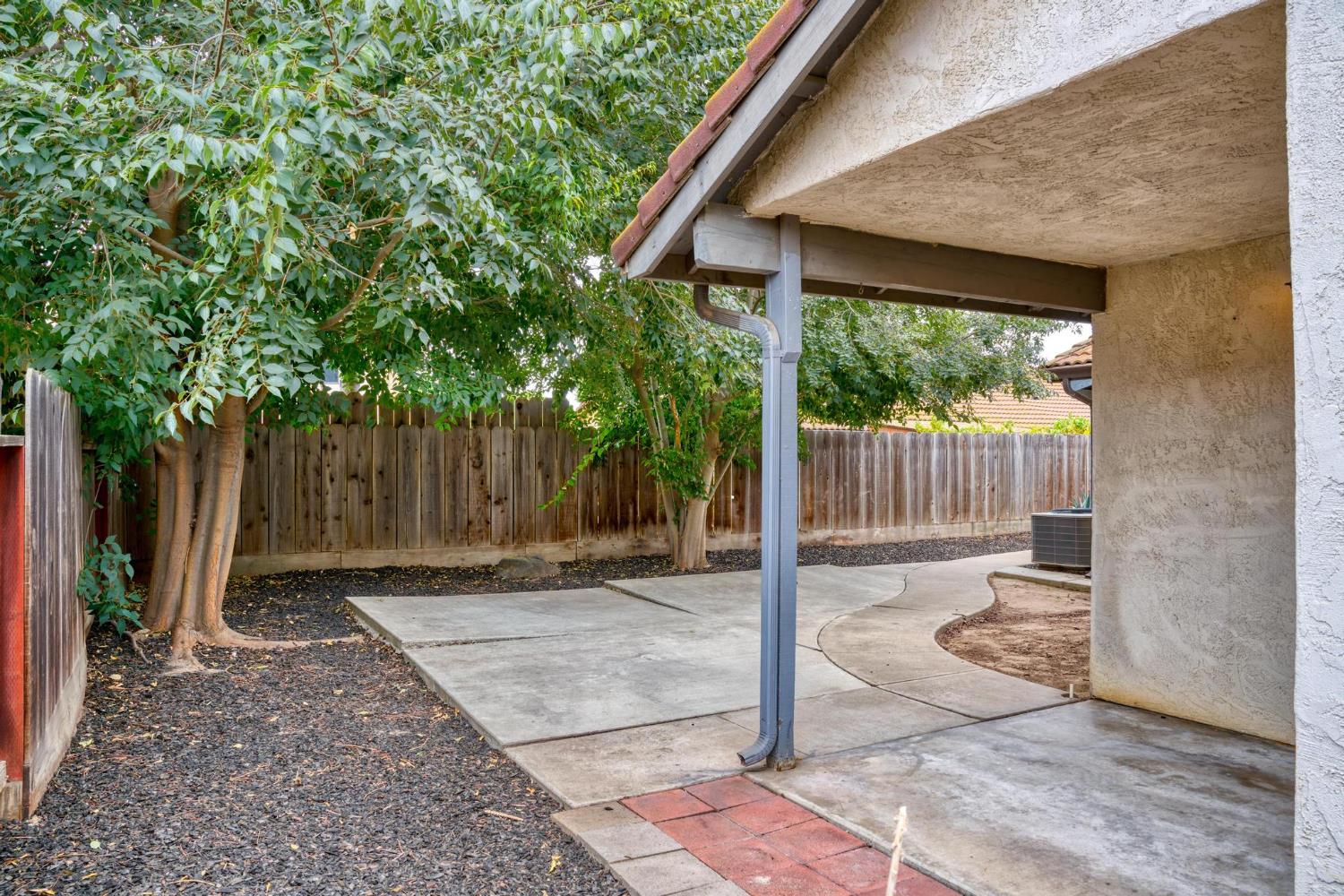 2404 Floyd Ave, Modesto, CA 95355