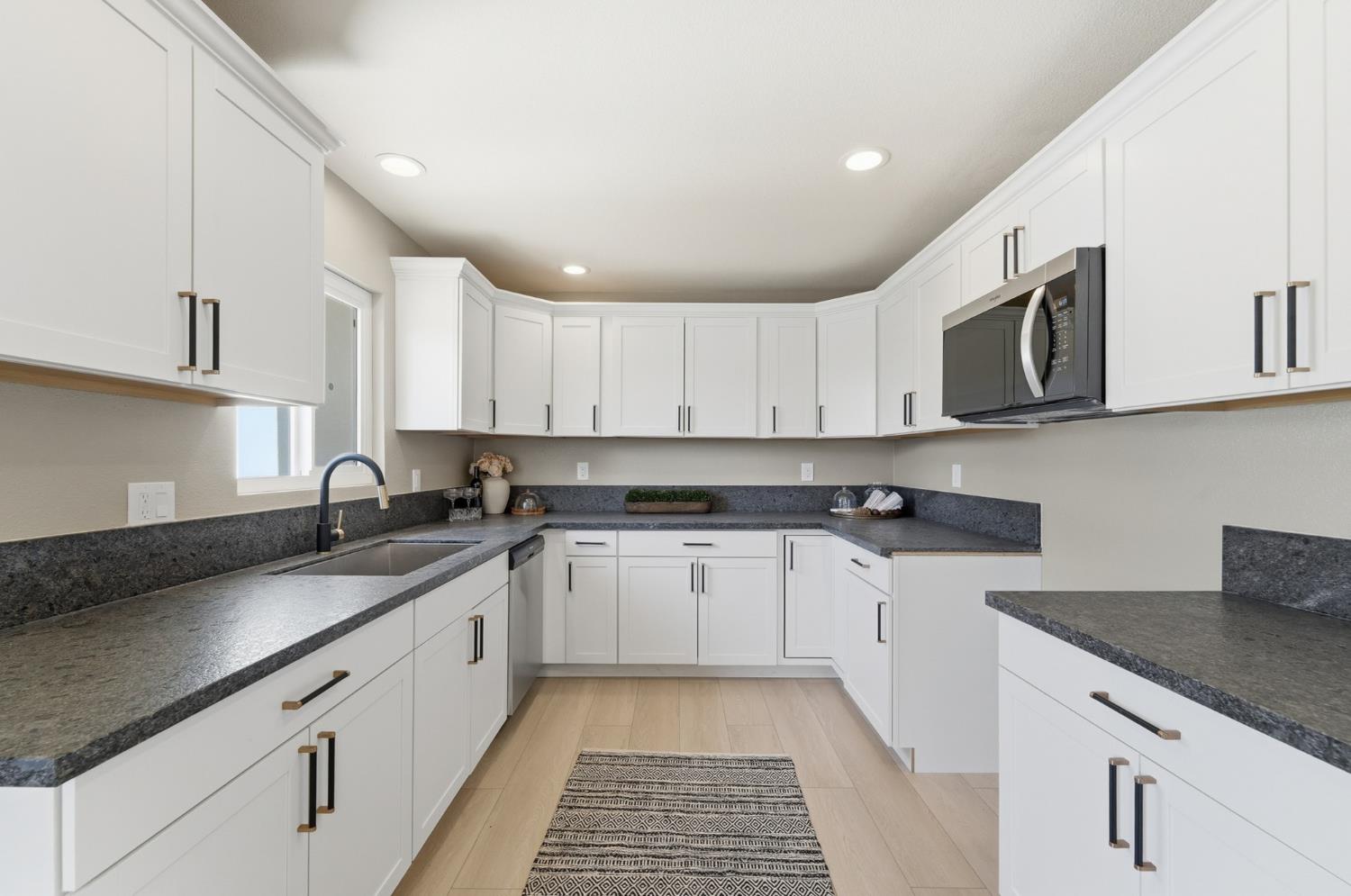 6237 Claus Rd, Riverbank, CA 95367
