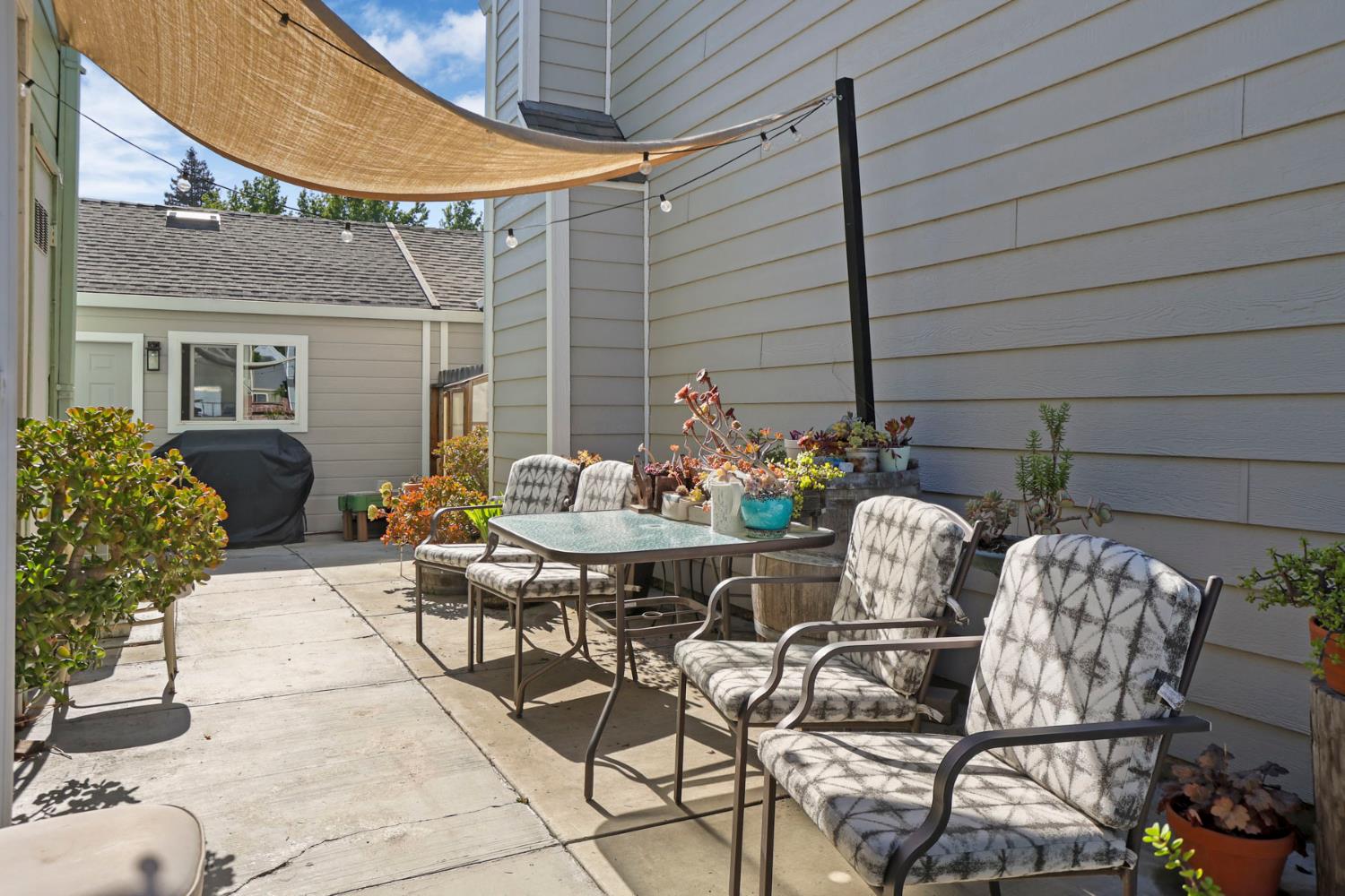 426 Benjamin Pl, Manteca, CA 95337