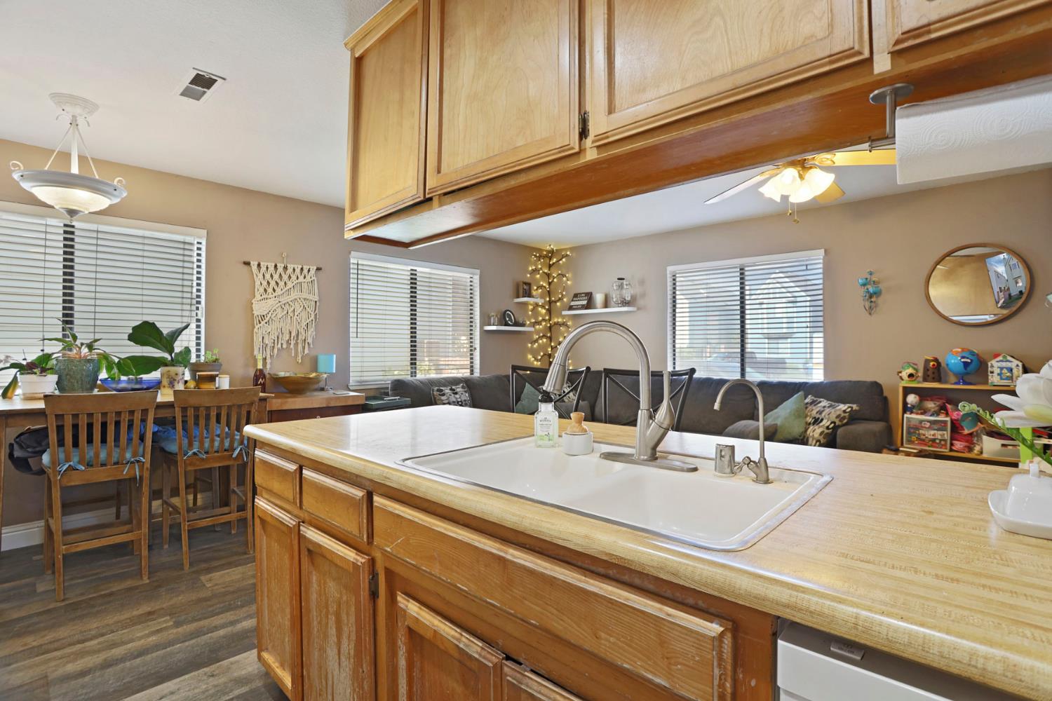 426 Benjamin Pl, Manteca, CA 95337