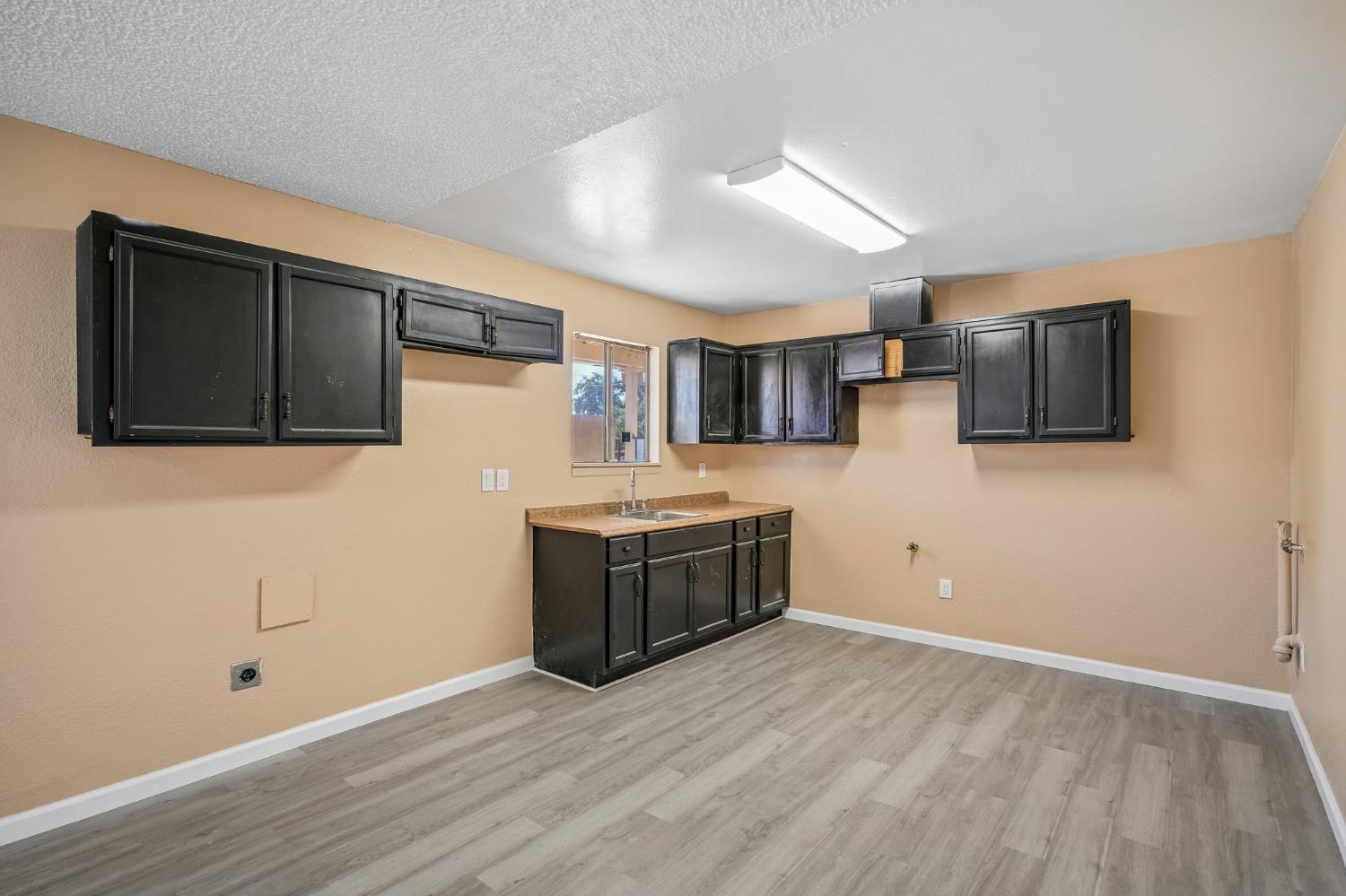 717 Erickson Ave, Modesto, CA 95351