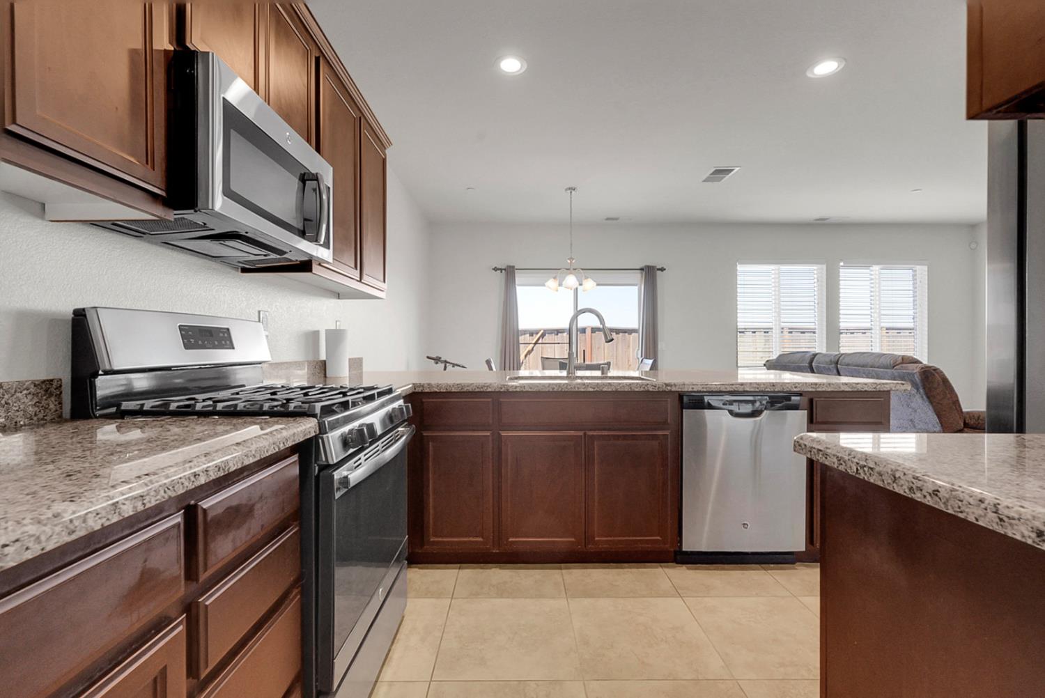 1433 Rosy Dawn Ln, Manteca, CA 95337