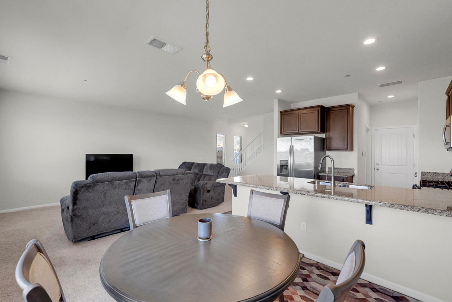 1433 Rosy Dawn Ln, Manteca, CA 95337