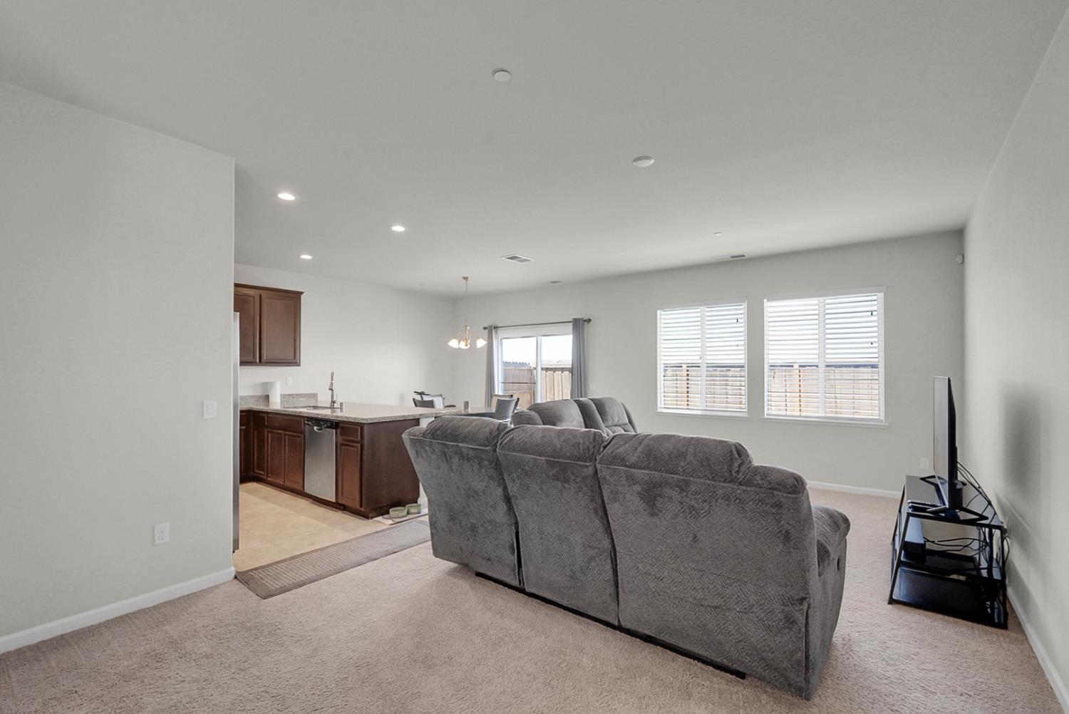 1433 Rosy Dawn Ln, Manteca, CA 95337