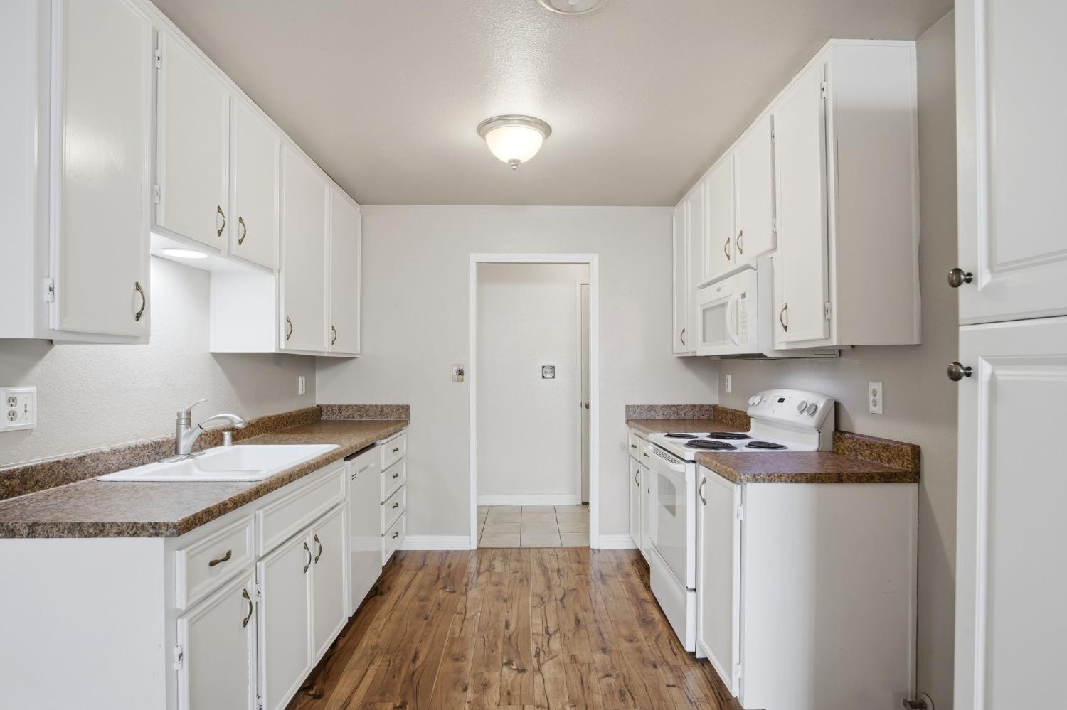 933 Guava Dr, Modesto, CA 95356