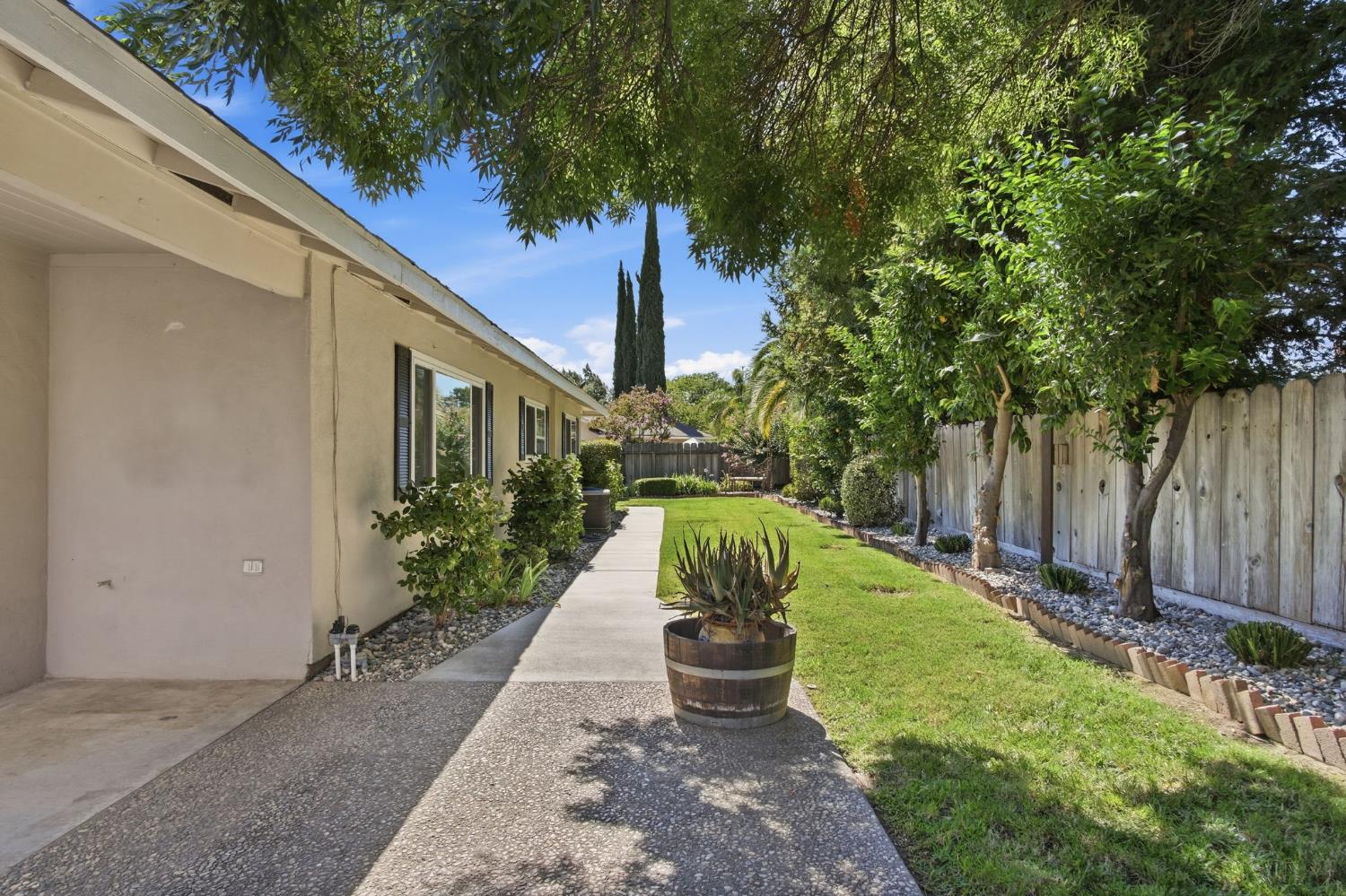 933 Guava Dr, Modesto, CA 95356