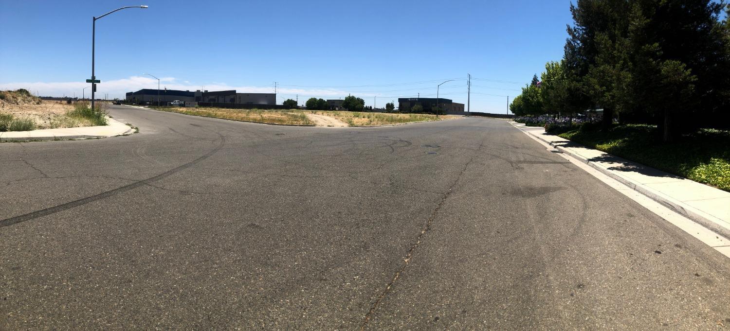 4456 Farm Supply Dr, Ceres, CA 95307