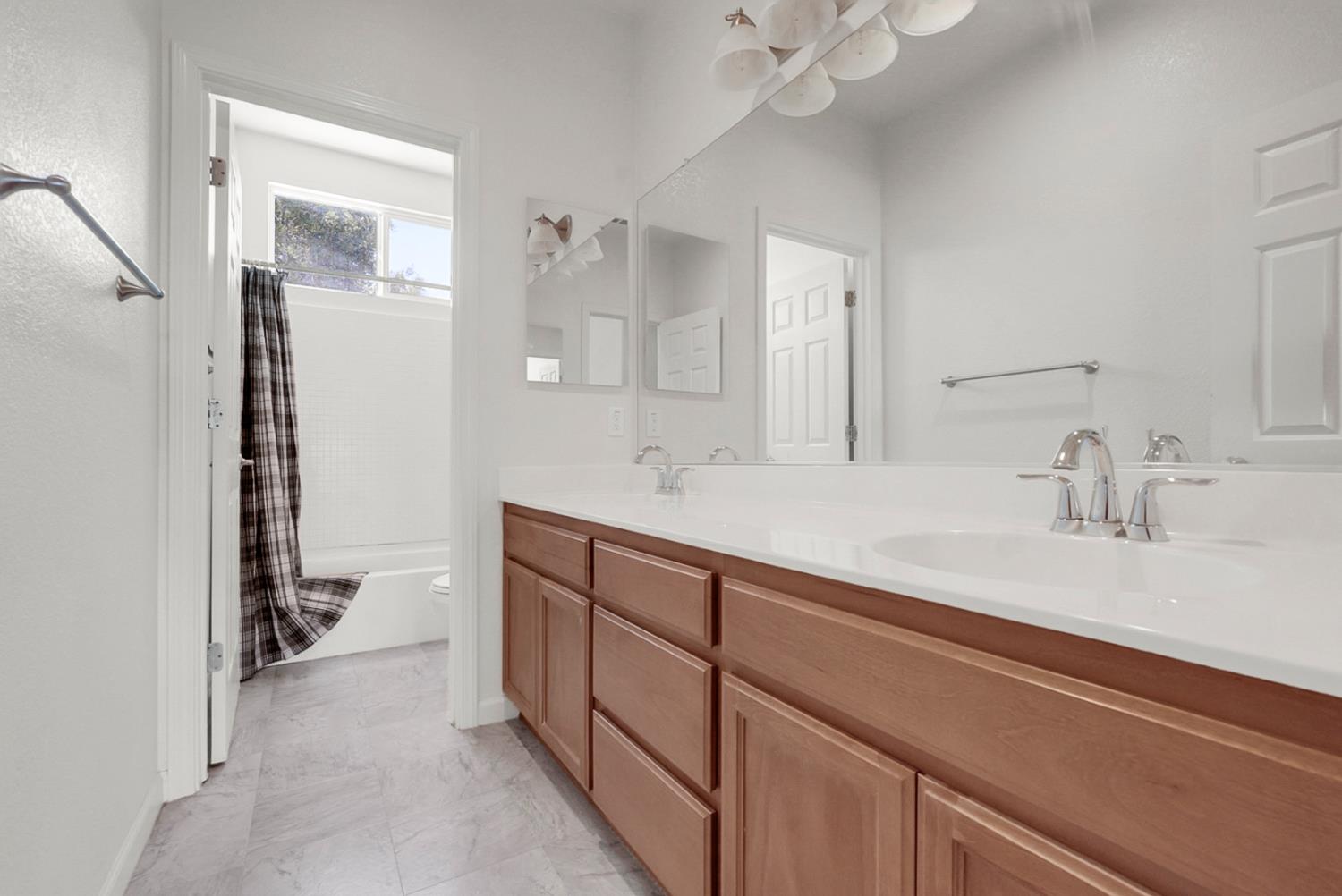 1767 Silver Ridge Way, Oakdale, CA 95361
