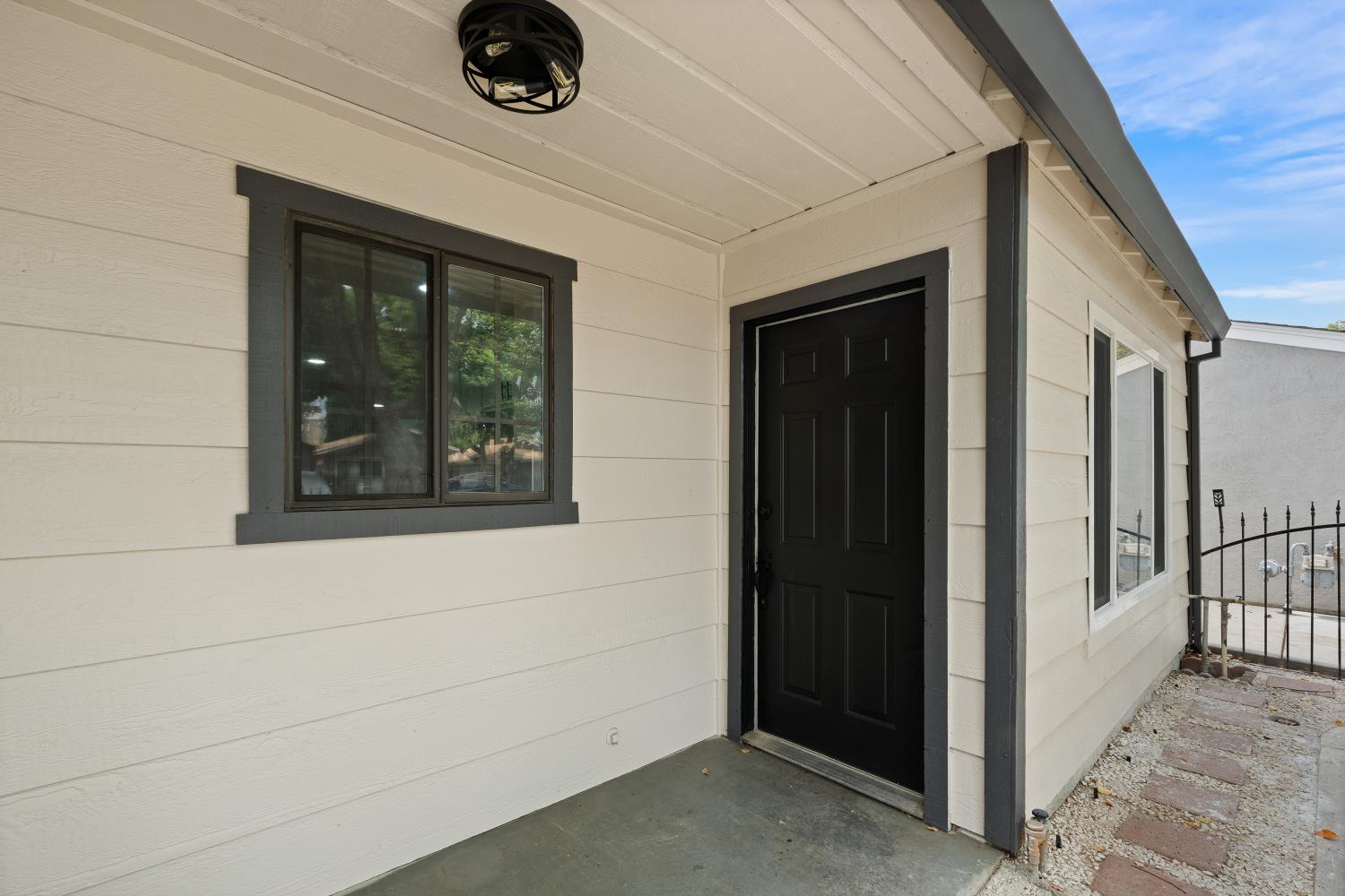 416 Mount Hood Ct, Modesto, CA 95358
