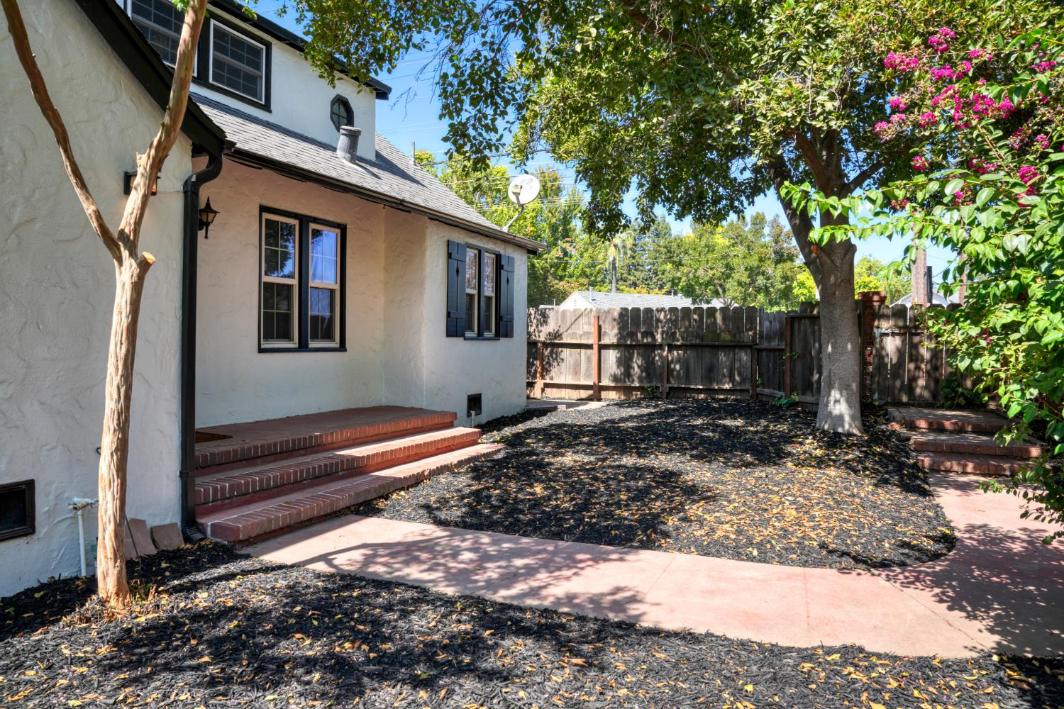 205 Maynell Ave, Modesto, CA 95354