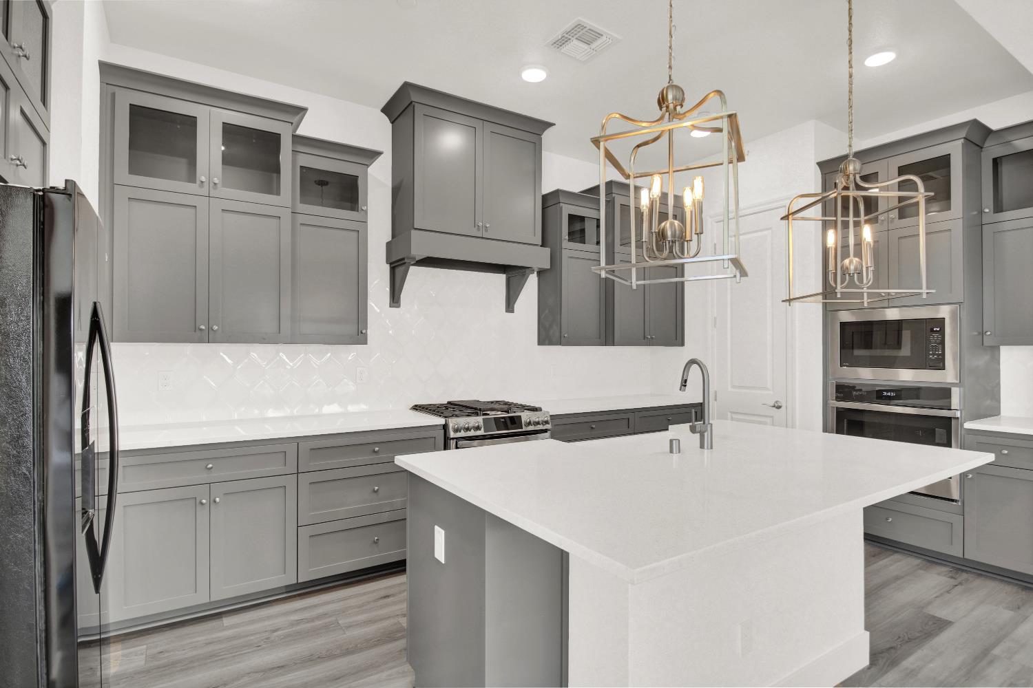 2039 Carmel Ranch Cir, Oakdale, CA 95361