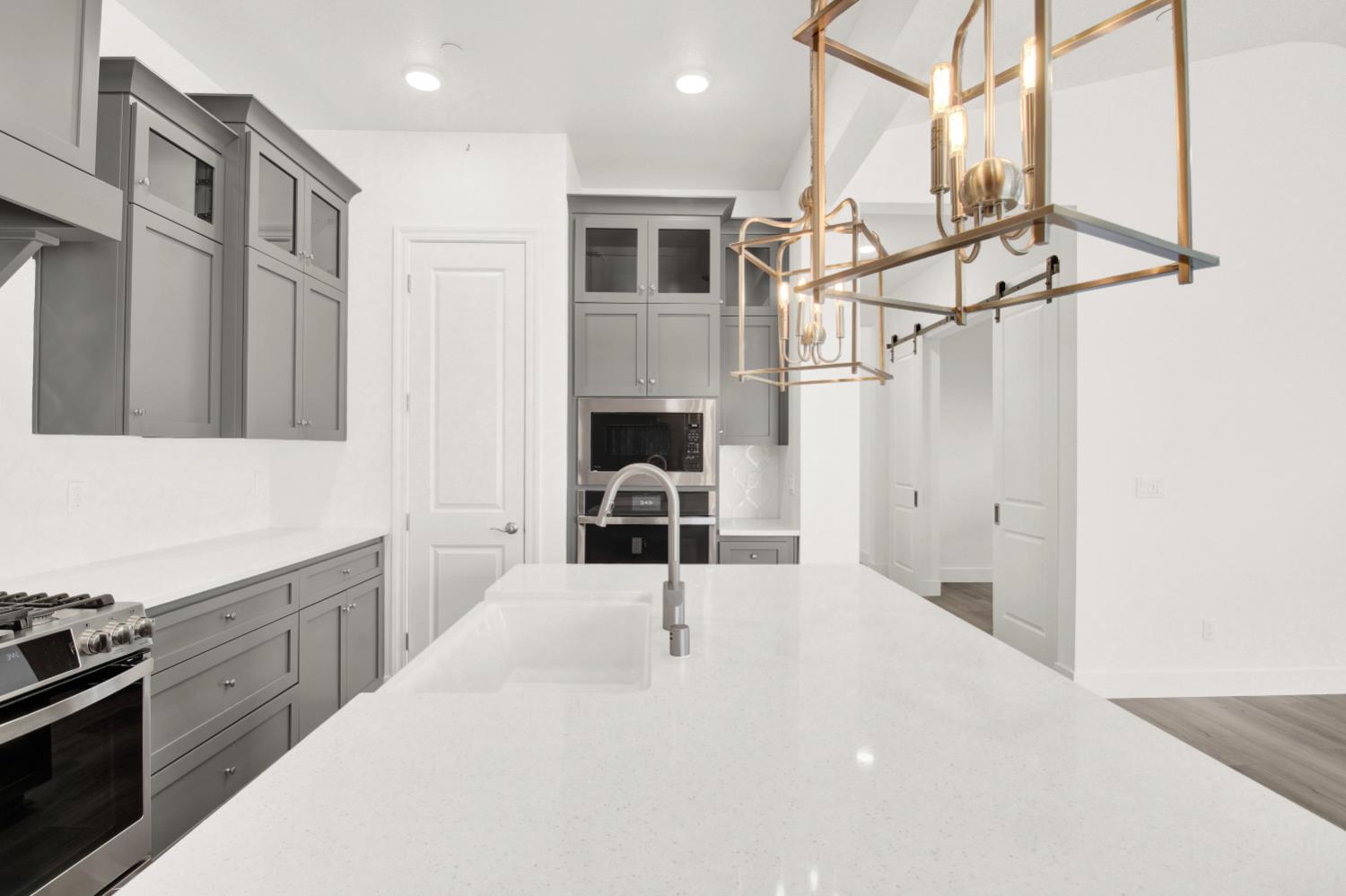 2039 Carmel Ranch Cir, Oakdale, CA 95361