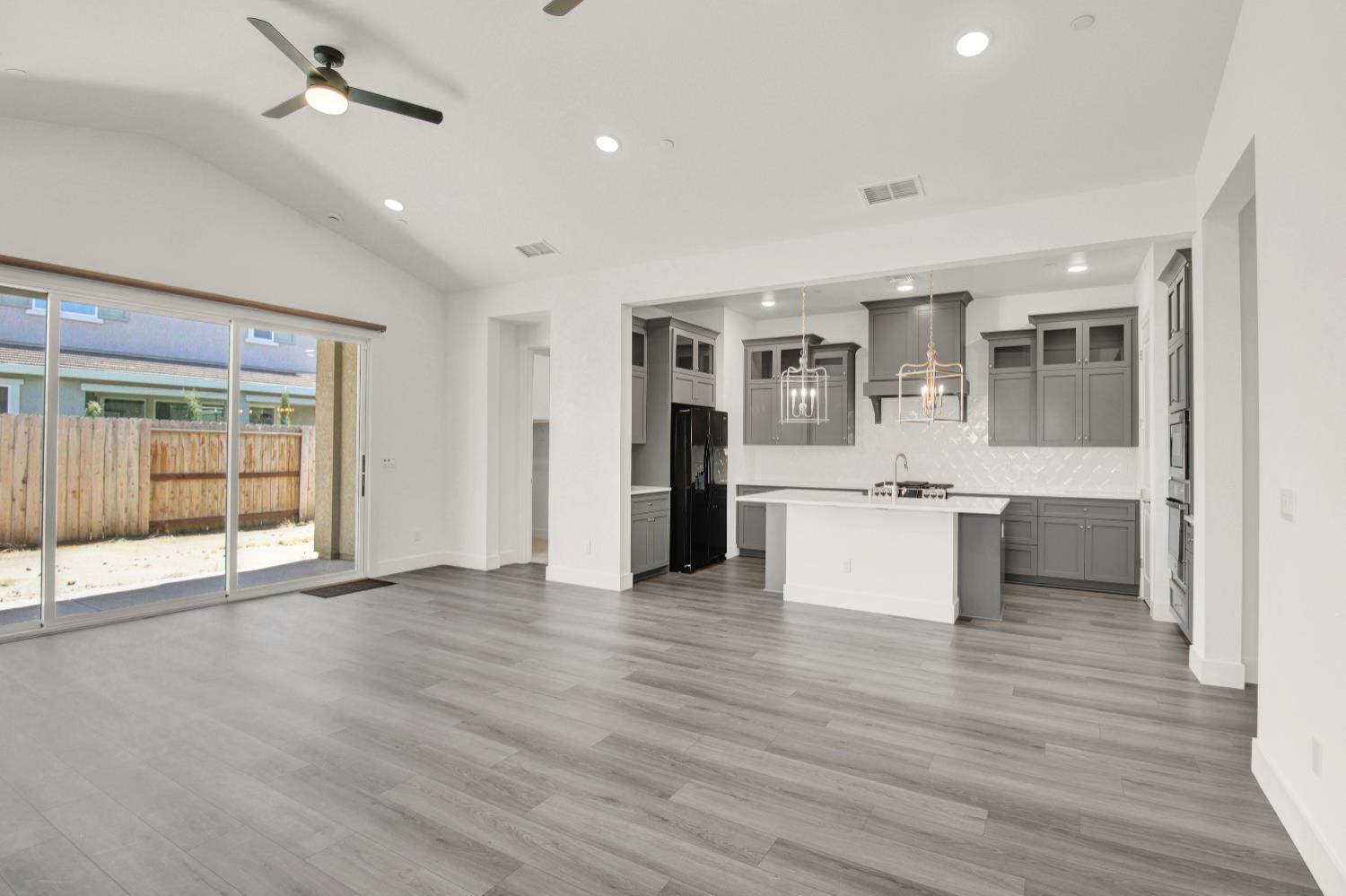 2039 Carmel Ranch Cir, Oakdale, CA 95361