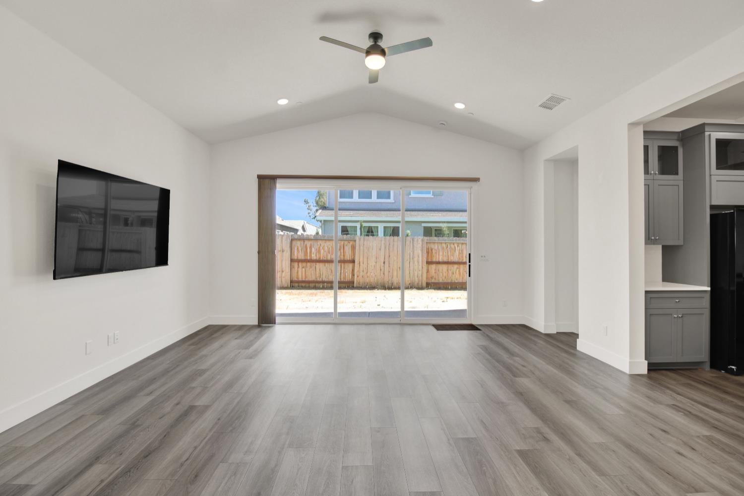 2039 Carmel Ranch Cir, Oakdale, CA 95361