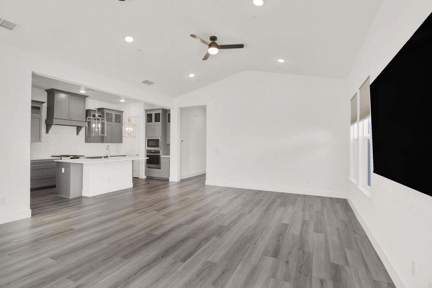 2039 Carmel Ranch Cir, Oakdale, CA 95361