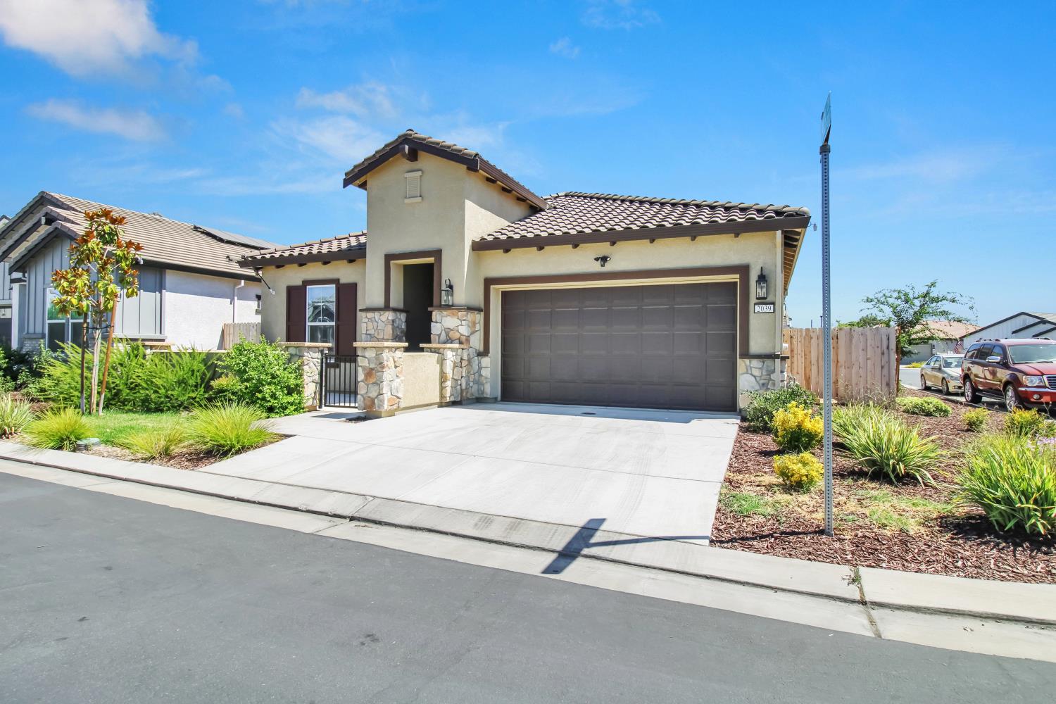2039 Carmel Ranch Cir, Oakdale, CA 95361