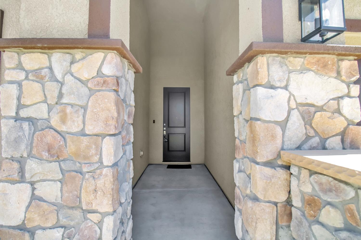 2039 Carmel Ranch Cir, Oakdale, CA 95361