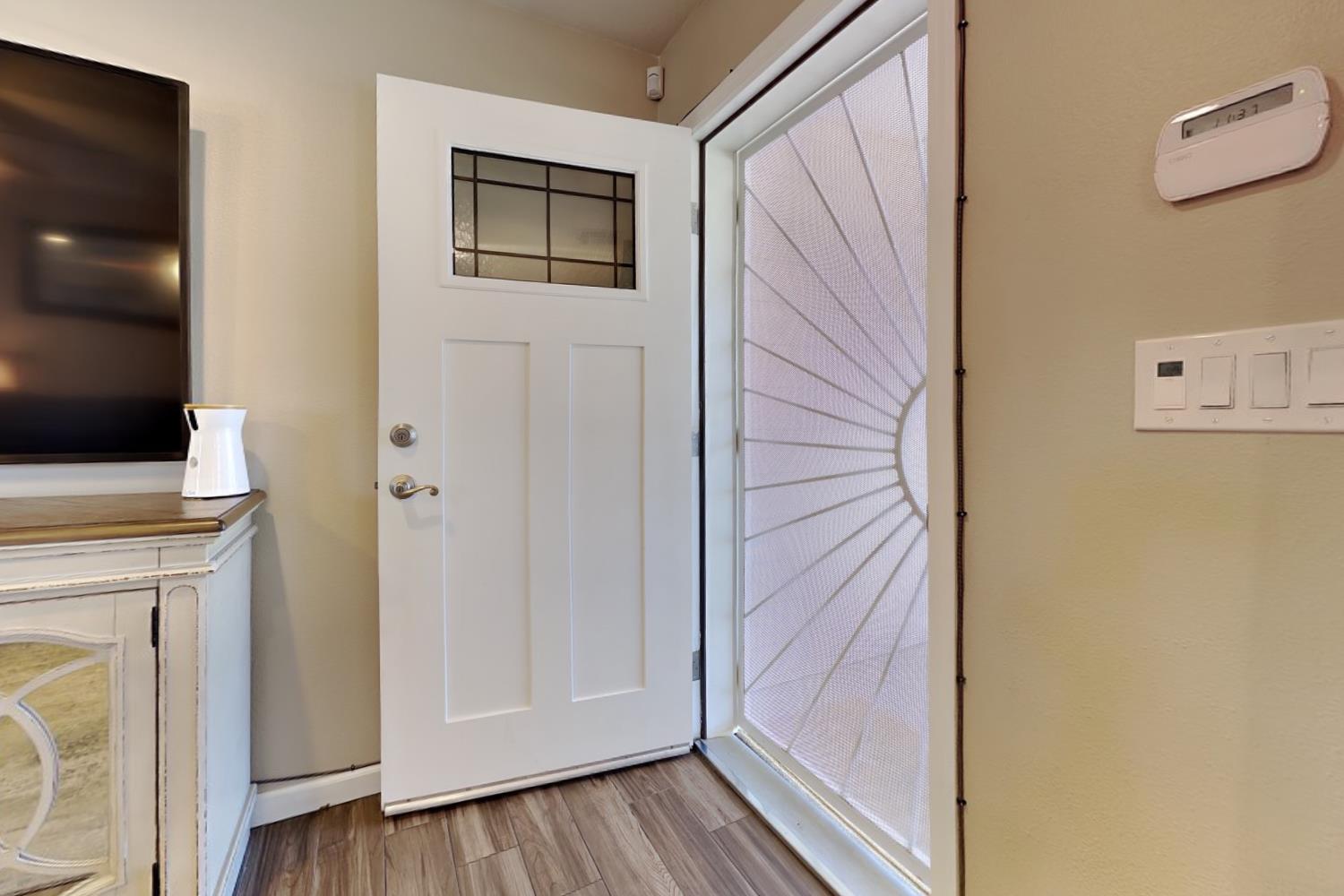 528 D St, Waterford, CA 95386
